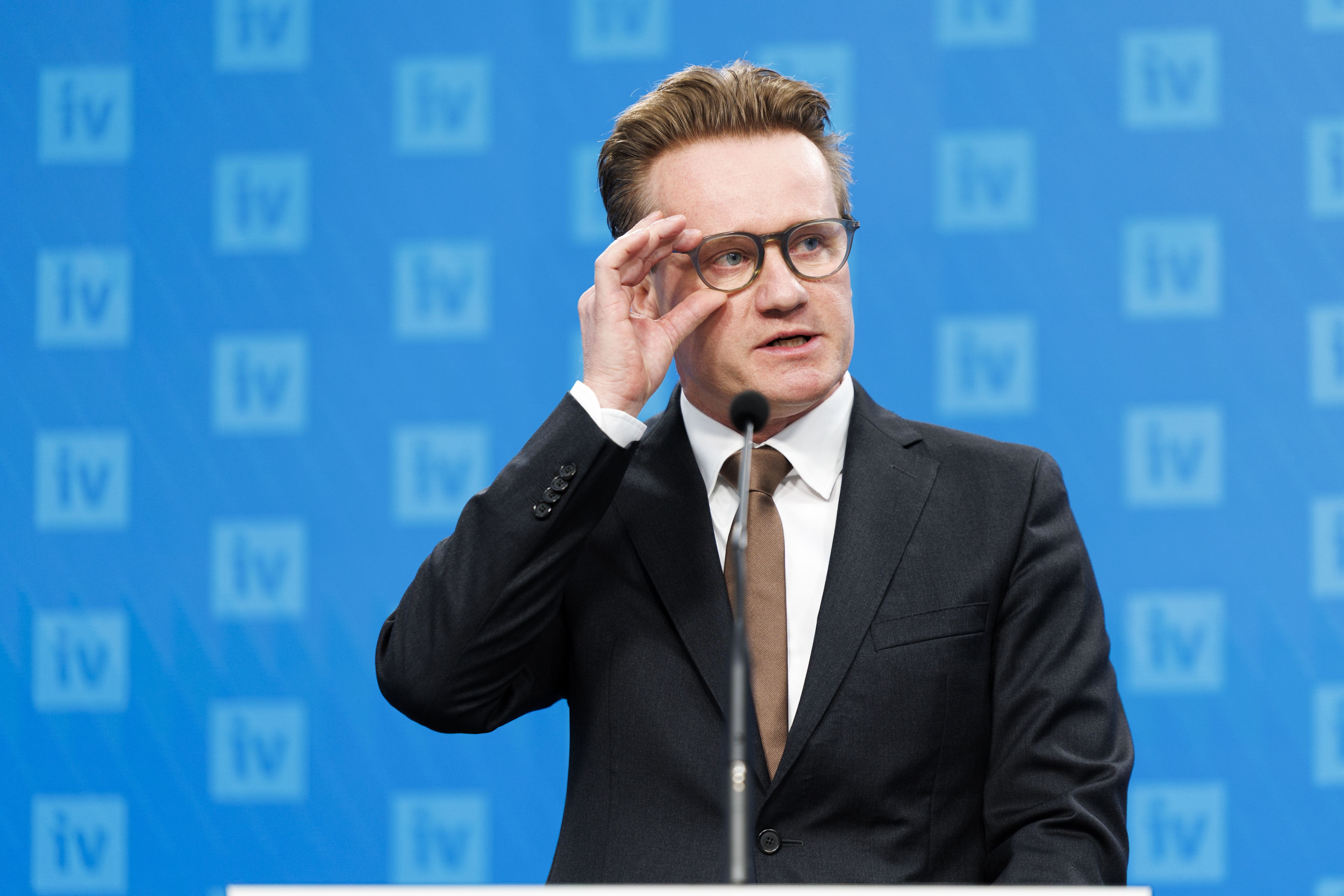 Georg Knill.