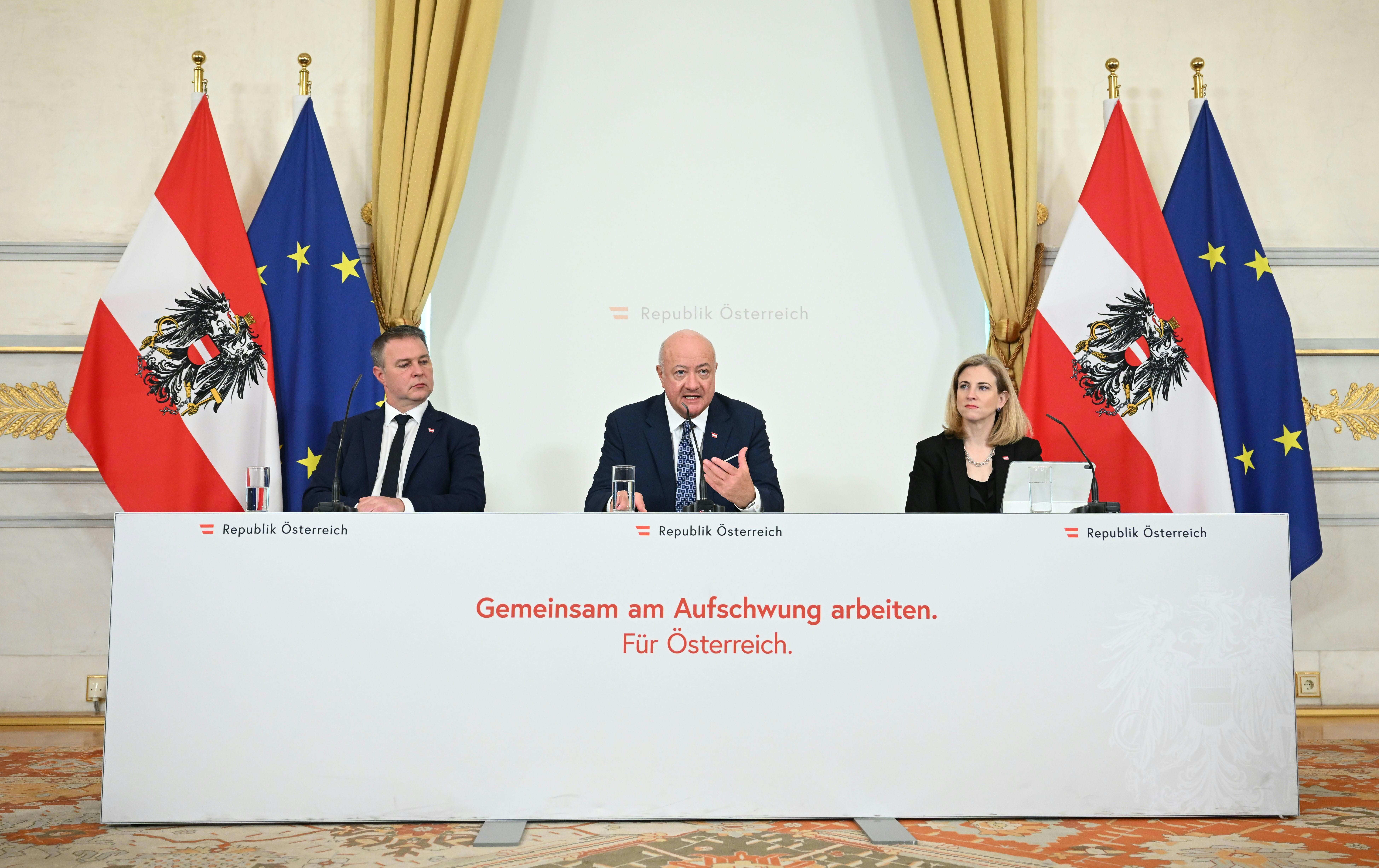Andreas Babler, Christian Stocker und Beate Meinl-Reisinger.
