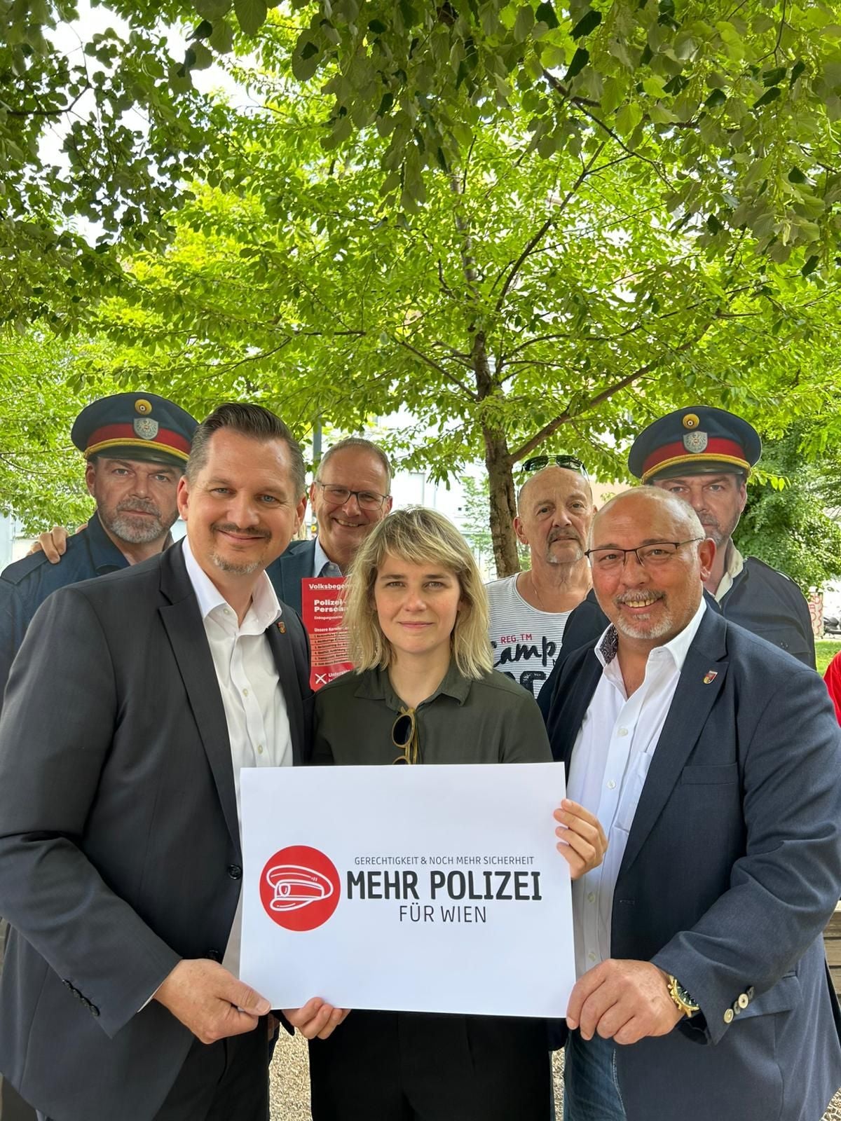 Marcus Franz (BV10), Boris Jany (FSG Polizei), Stefanie Lamp (BV16), Anton Parahsl (Bezirksrat Hernals) und Peter Jagsch (BV17).