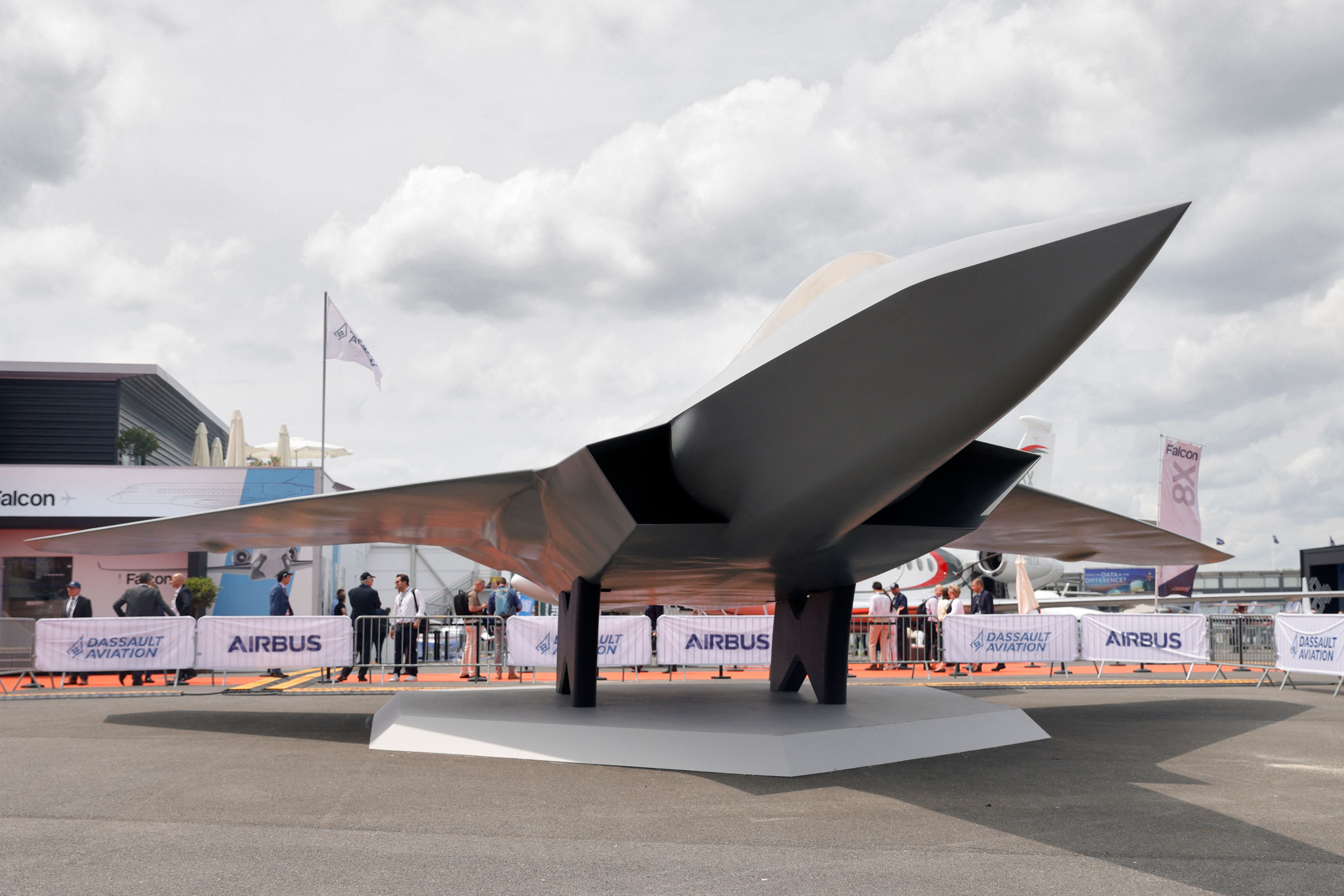 A full size model of the 'New Generation fighter', part of the Future Combat Air System (FCAS) under development by Dassault Aviation, Airbus and Indra Sistemas is presented at the Paris–Le Bourget Airport, on June 20, 2023. (Photo by Geoffroy Van der Hasselt / AFP)