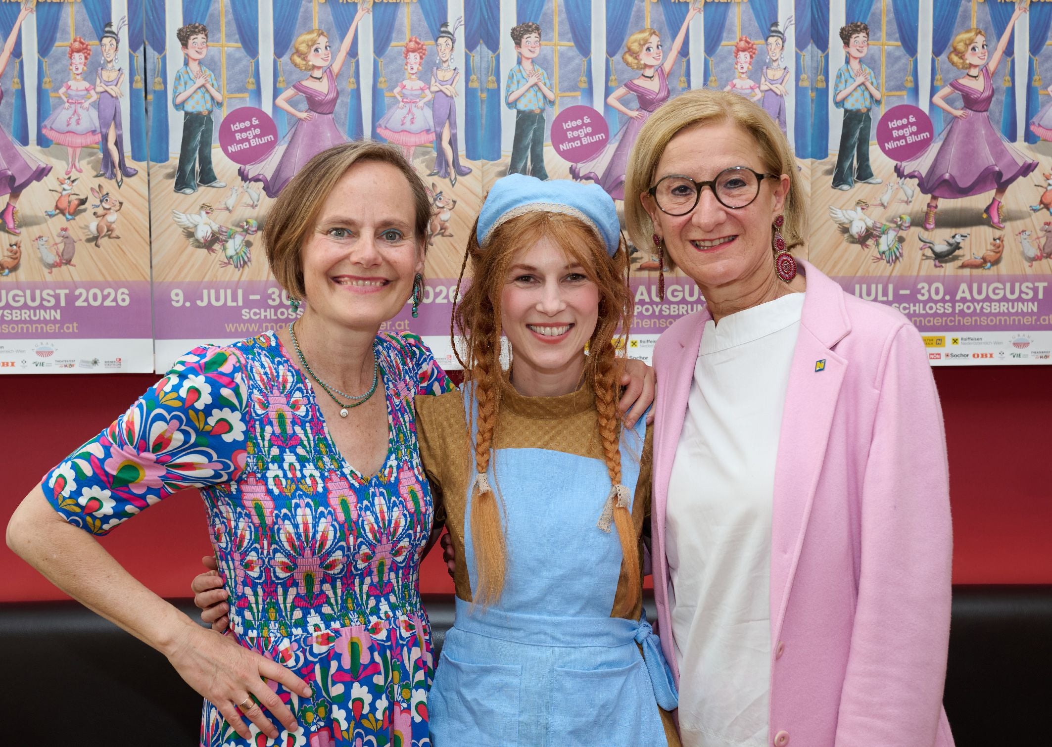 Märchensommer-Intendantin Nina Blum, Aschenputtel Patrizia Leitsoni und Landeshauptfrau Johanna Mikl-Leitner.