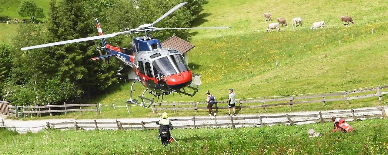 Hubschrauber-Einsatz beim Unfallort.