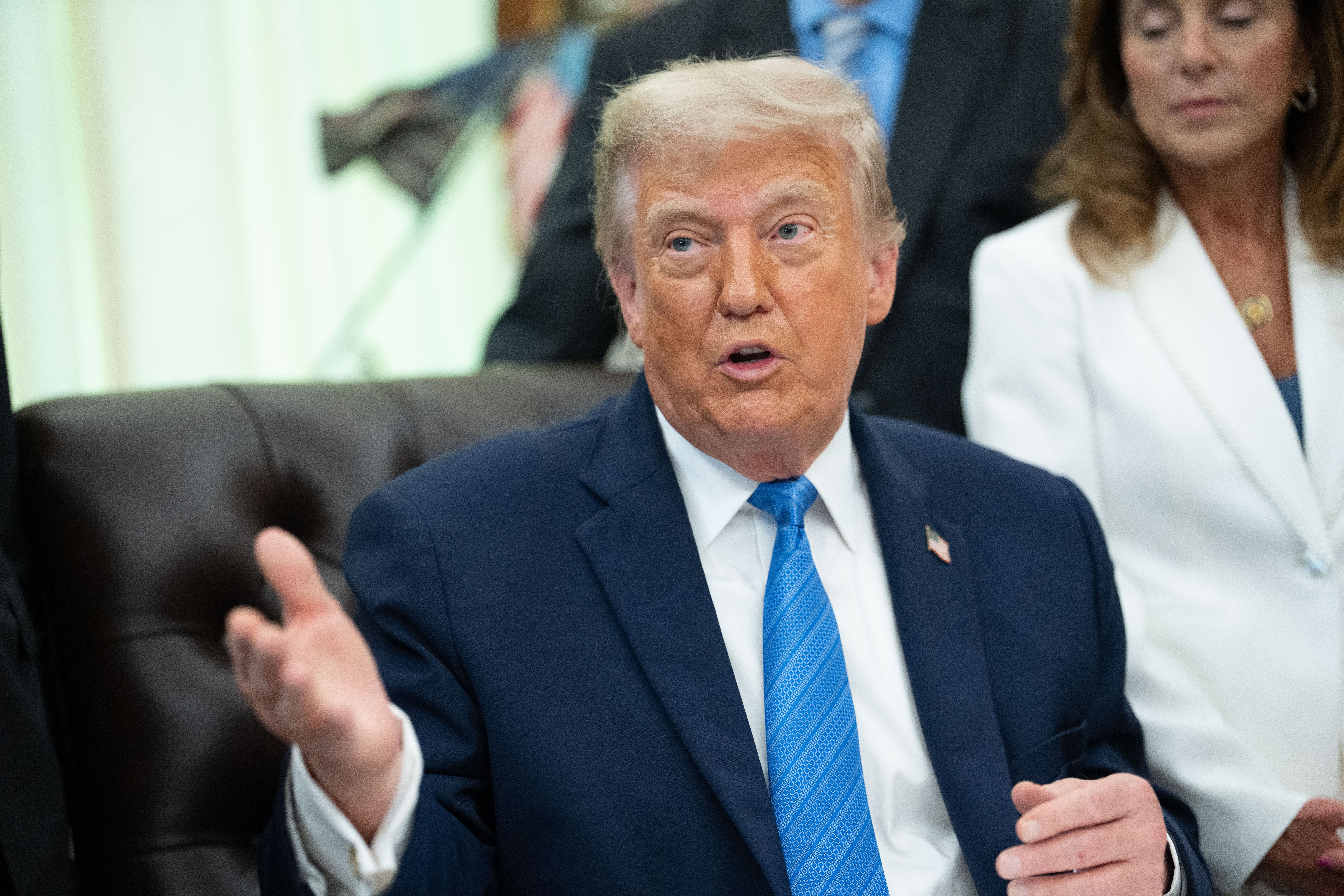 epa13028920 US President Donald Trump gives remarks during a signing ceremony for the "Secure America Act" in the Oval Office of the White House in Washington, DC, USA, 10 June 2026. The act requires proof of citizenship to register to vote. EPA/AARON SCHWARTZ / 'POOL'