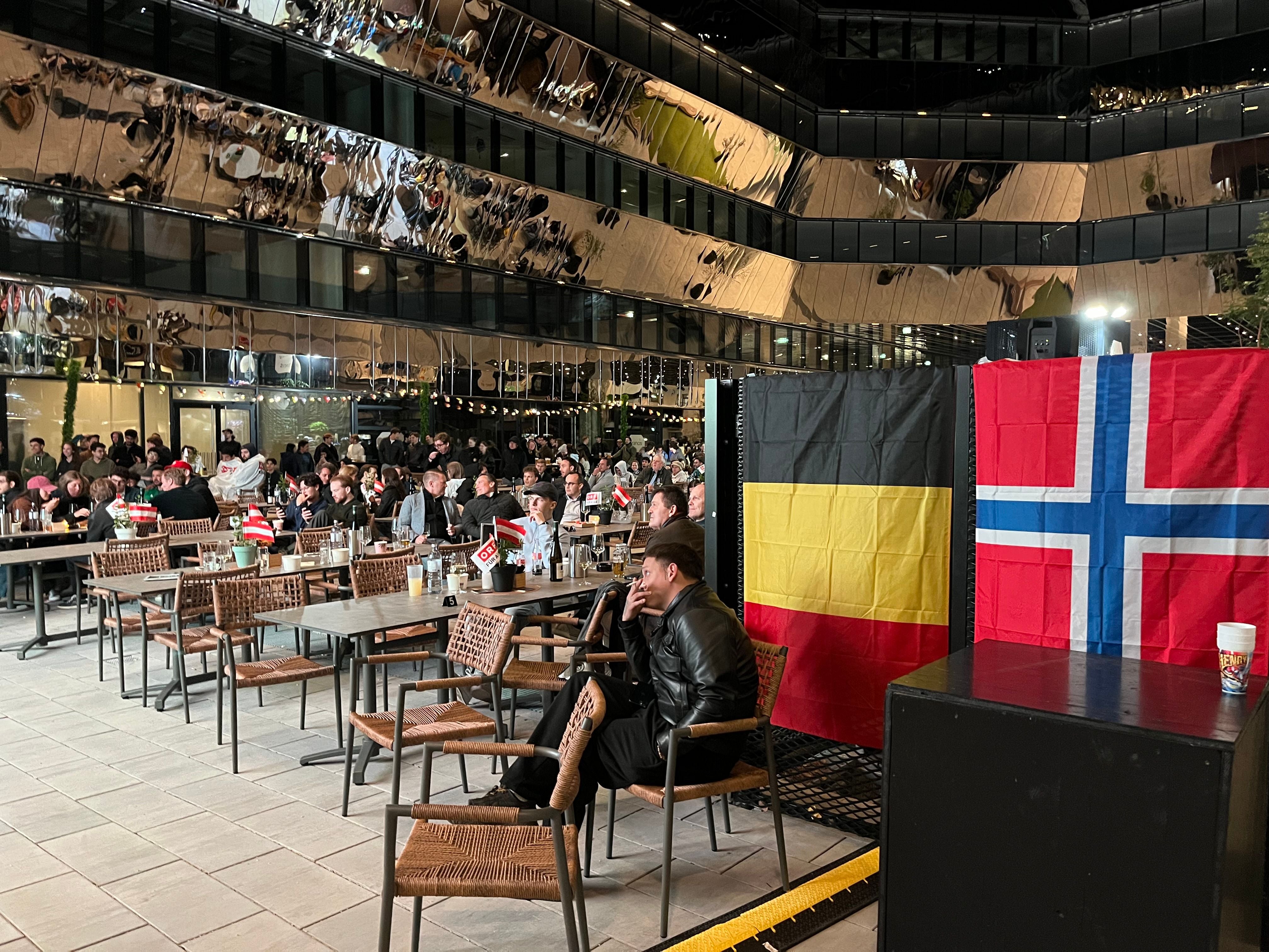 Public Viewing im Francis am Julius-Tandler-Platz im 9. Bezirk.