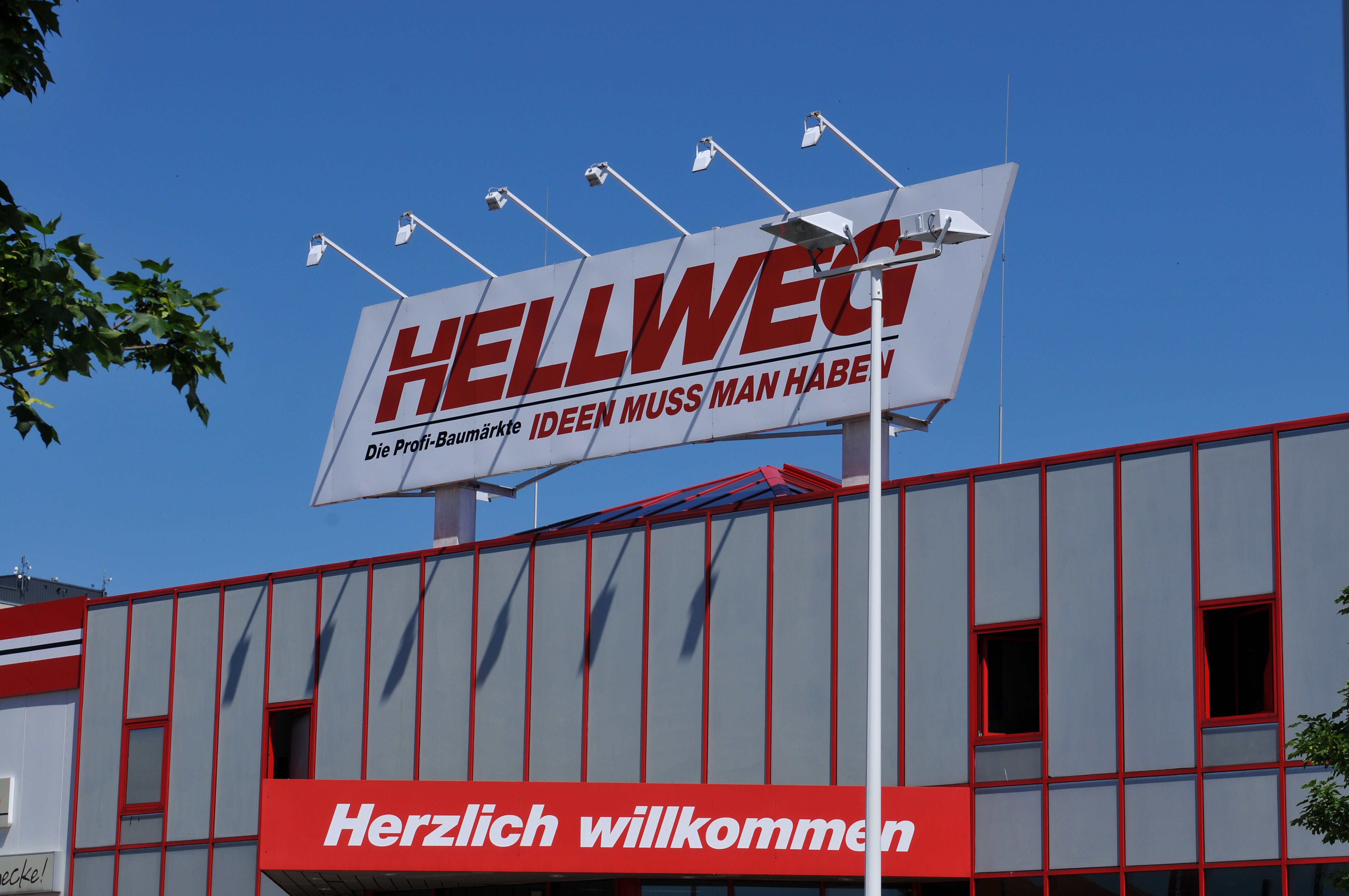 Hellweg Baumarkt, An der Ostbahn, Friedrichshain, Berlin, Deutschland (Photo by Schöning/ullstein bild via Getty Images)