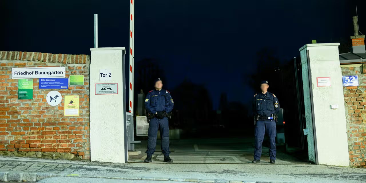 Polizeieinsatz am Friedhof Baumgarten nach der brutalen Tat.