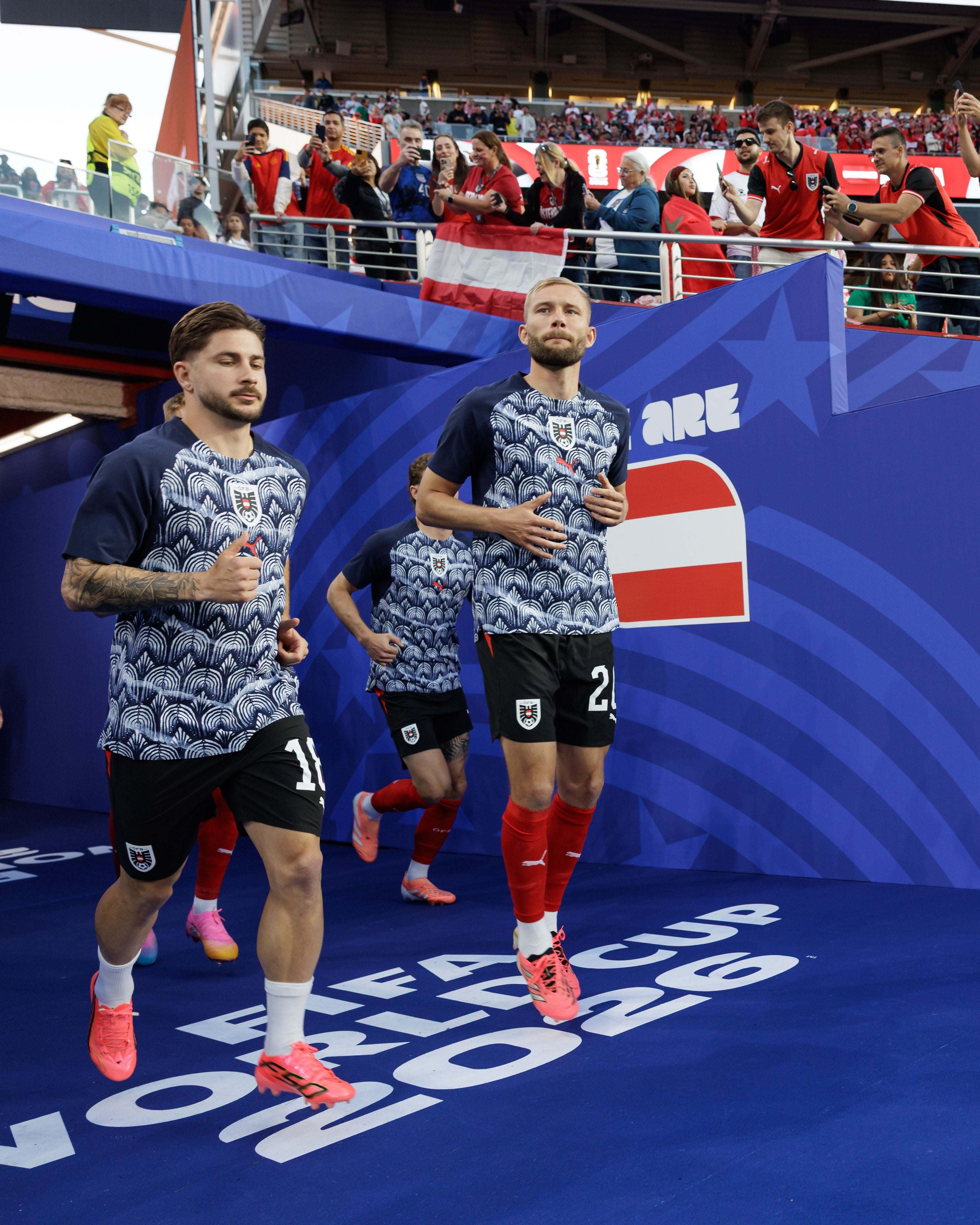 SANTA CLARA,CALIFORNIA,USA,17.JUN.26 - SOCCER - FIFA World Cup 2026, group stage, Austria vs Jordan. Image shows Romano Schmid, Konrad Laimer (AUT) and fans of AUT. Photo: GEPA pictures/ Armin Rauthner