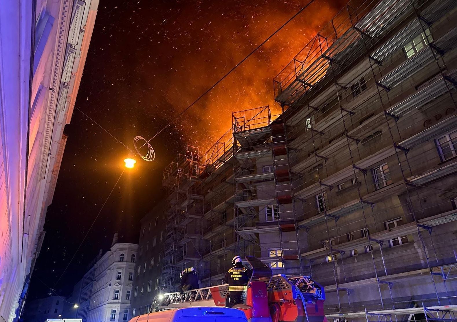 Brand Dach wien