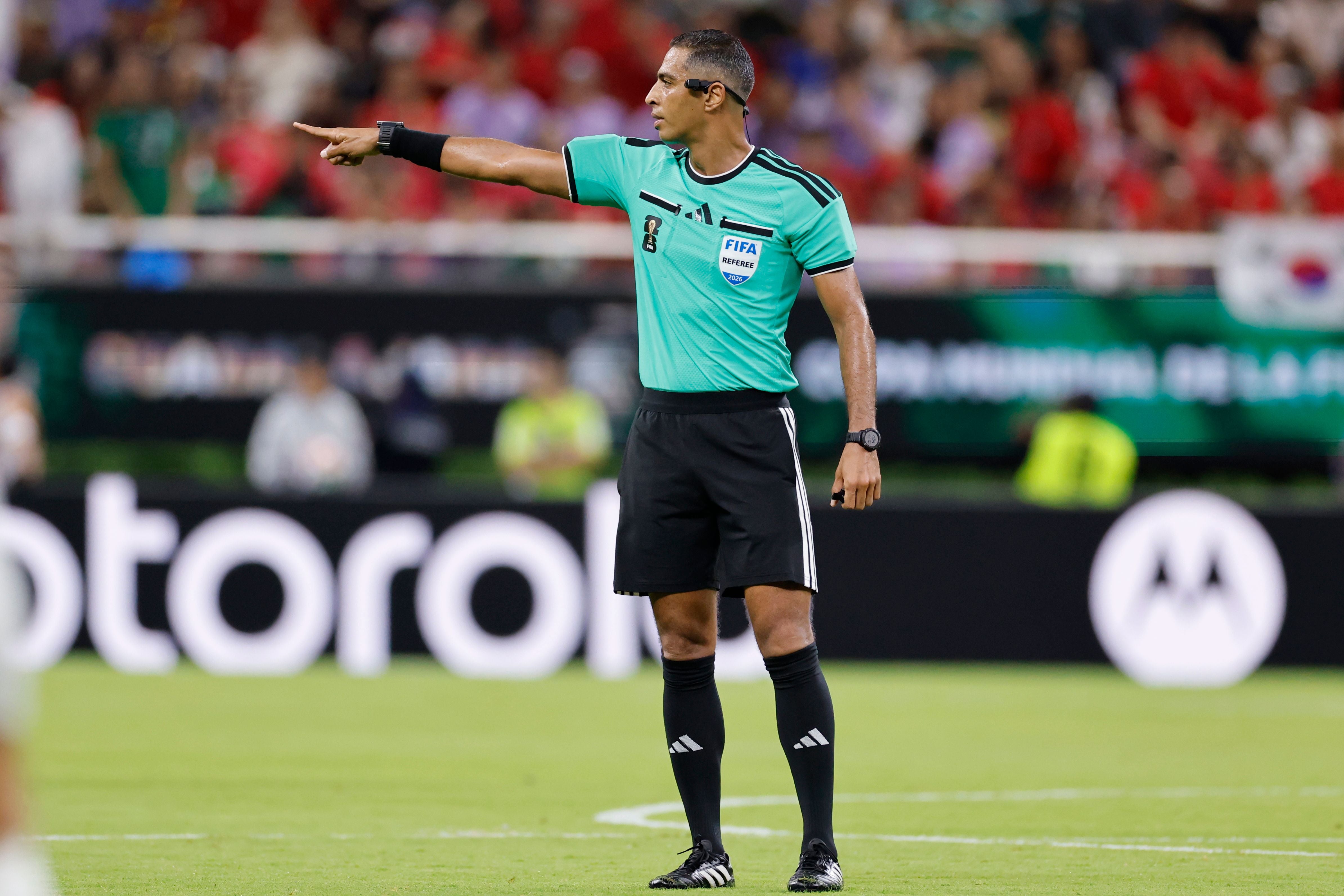 epa13031810 Egyptian referee Amin Mohamed Omar reacts during the FIFA World Cup 2026 Group A match between South Korea and Czechia in Guadalajara, Mexico, 11 June 2026. EPA/FRANCISCO GUASCO