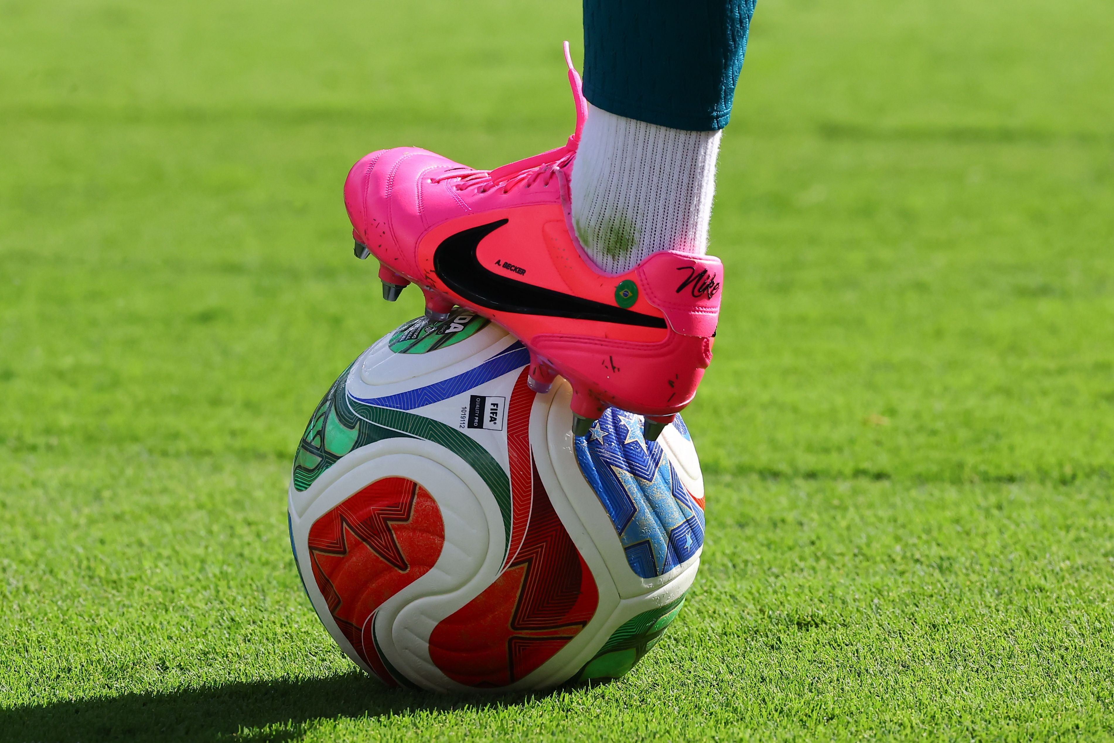 Nike und Adidas möchten sich bei der WM behaupten.