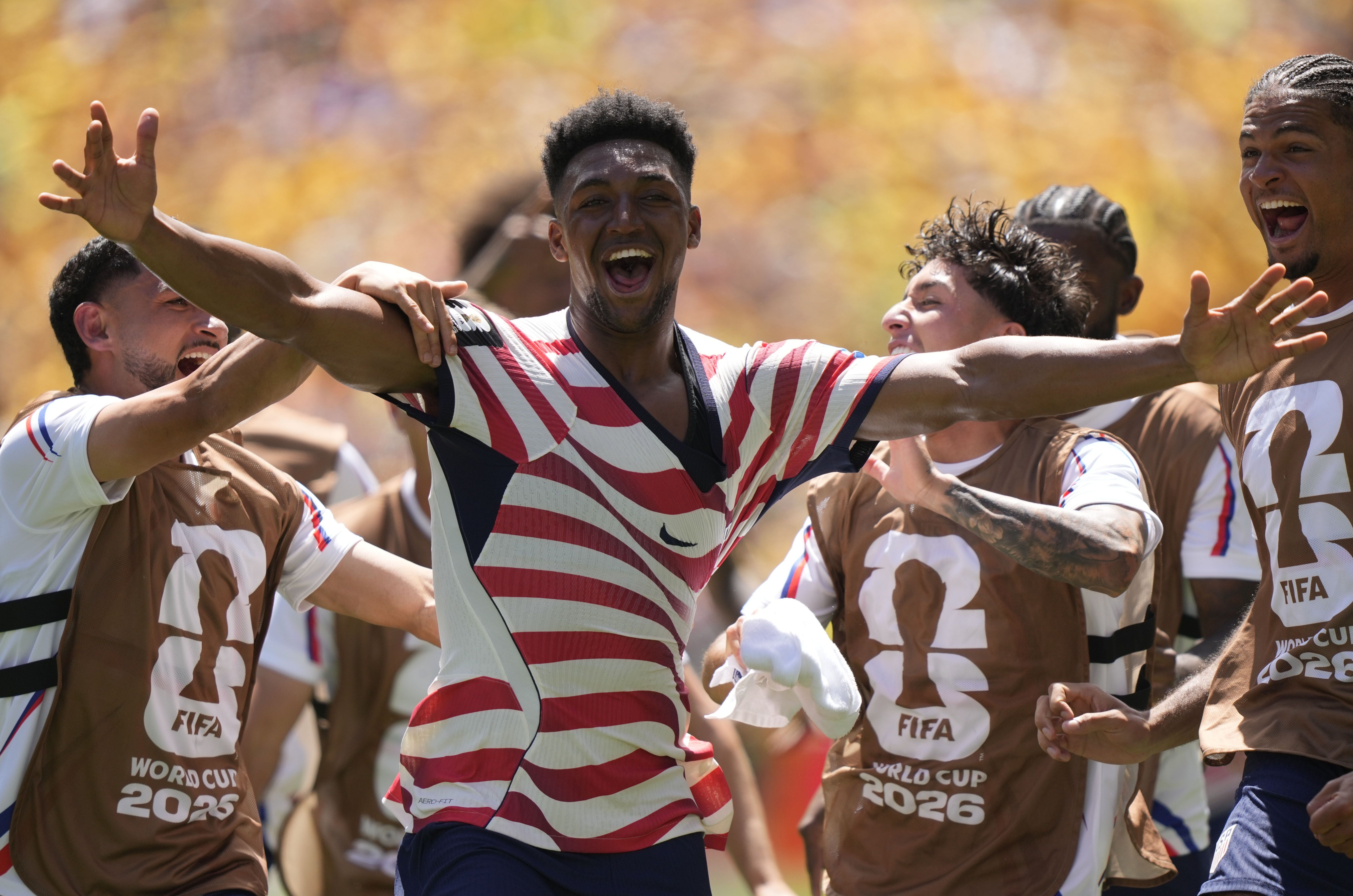 epa13050168 Alex Freeman of USA celebrates with teammates after his 2-0 goal was allowed onside during the FIFA World Cup 2026 group stage match USA against Australia, in Seattle, USA, 19 June 2026. EPA/STEPHAN BRASHEAR