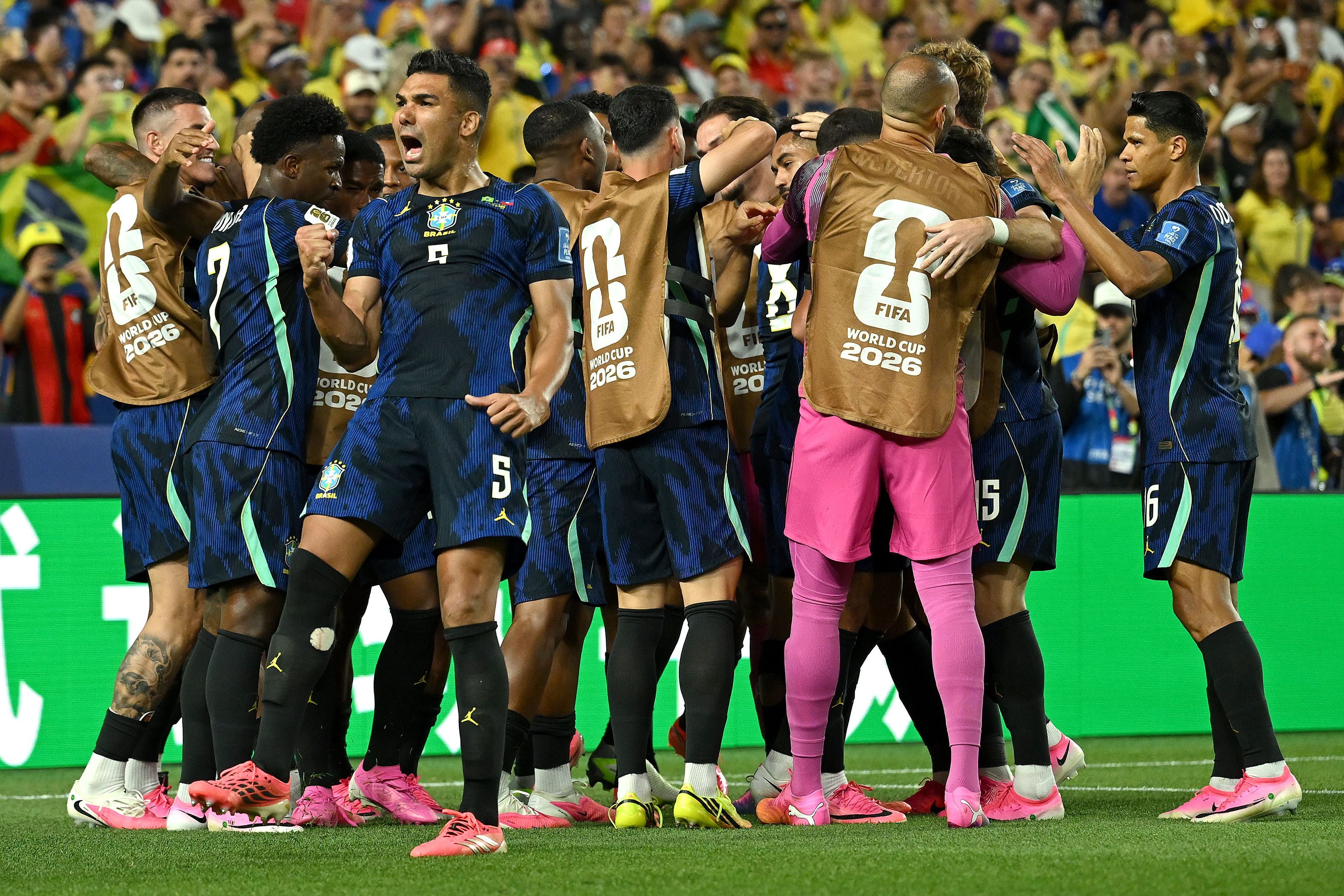 Brasilianische Fußballspieler jubeln nach einem Tor bei der FIFA-Weltmeisterschaft 2026.