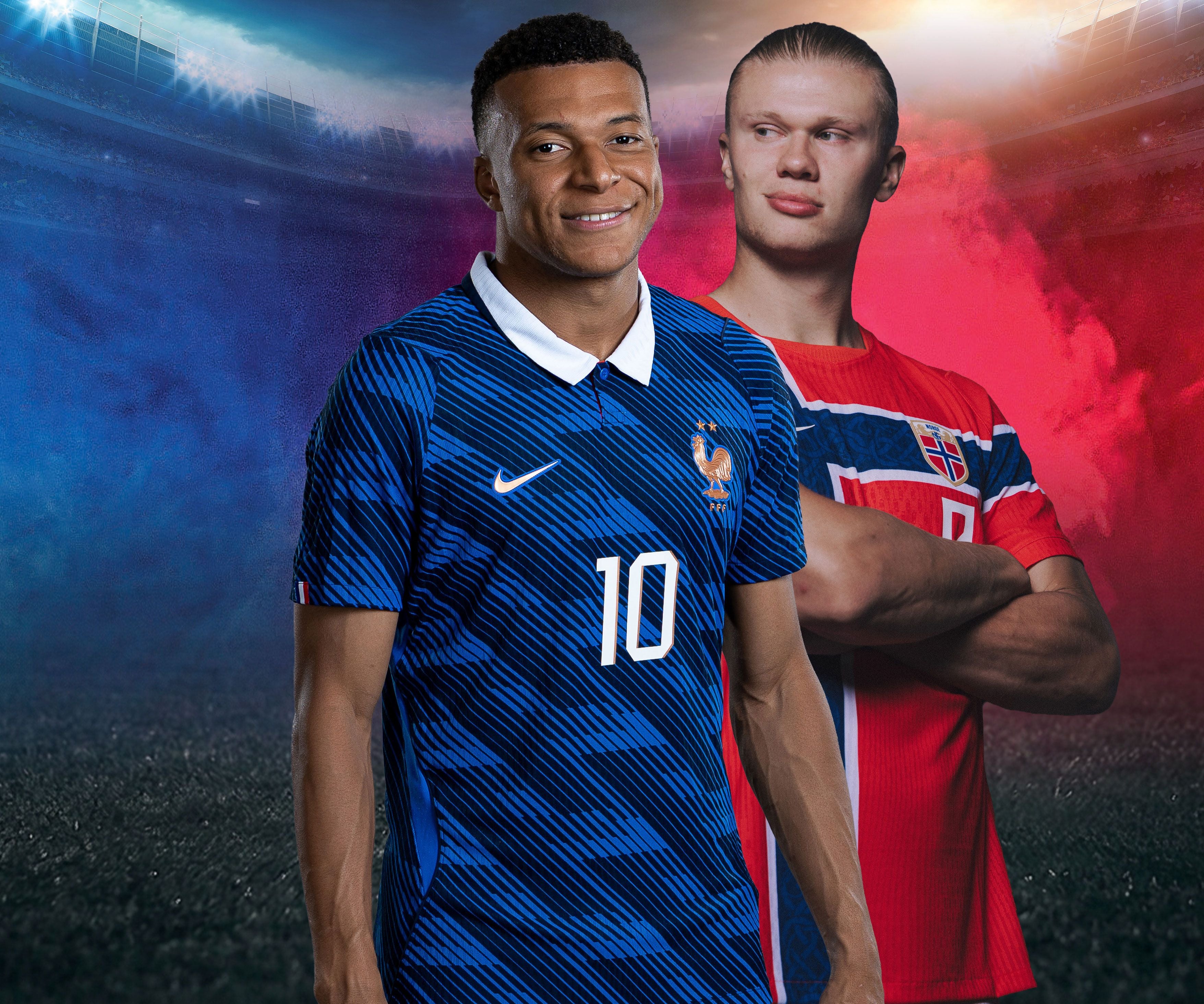 Zwei Fußballspieler, einer im blauen Frankreich-Trikot, einer im roten Norwegen-Trikot.