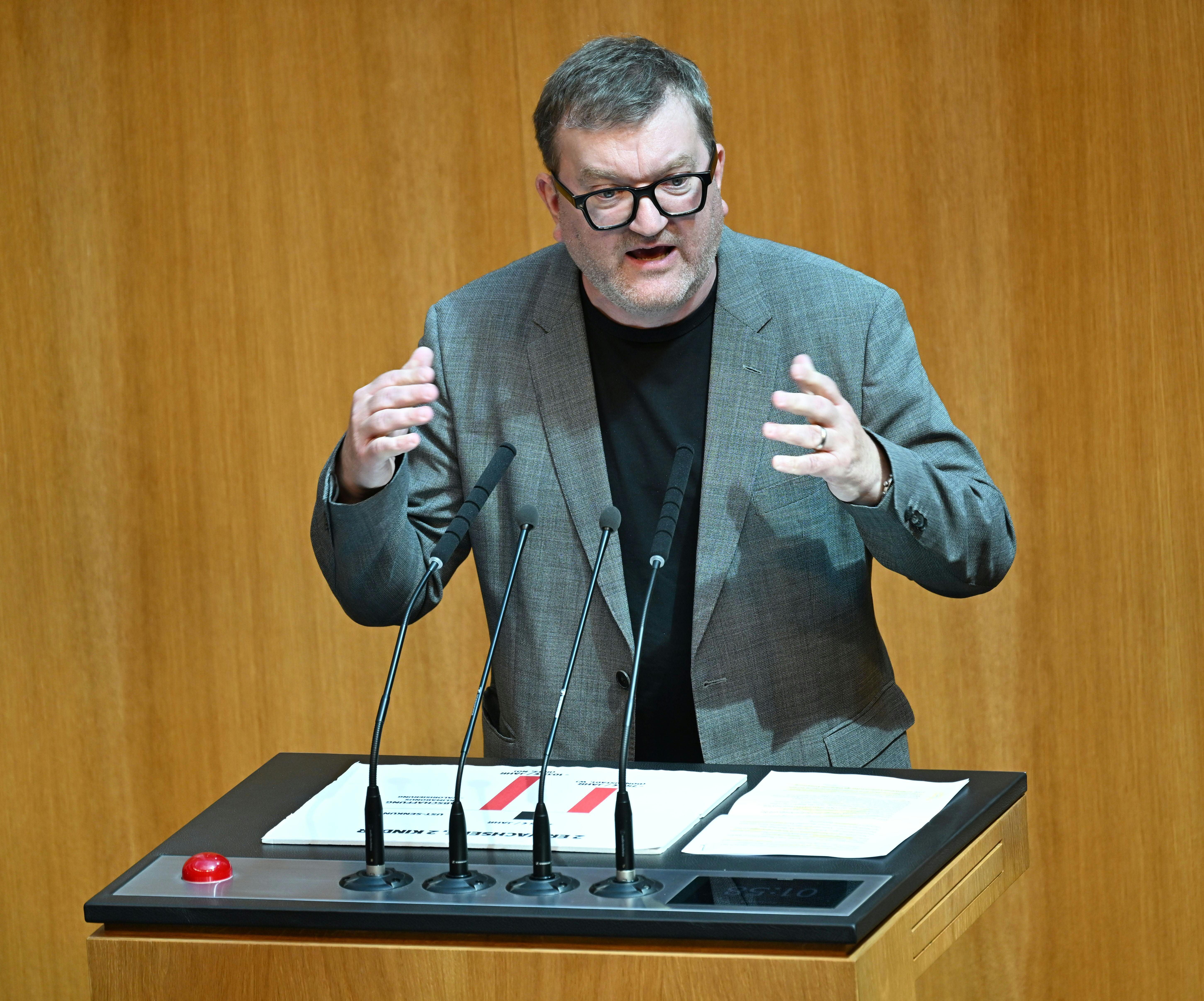 Markus Koza (Grüne) bei einer Sitzung des Nationalrats im Parlament in Wien.