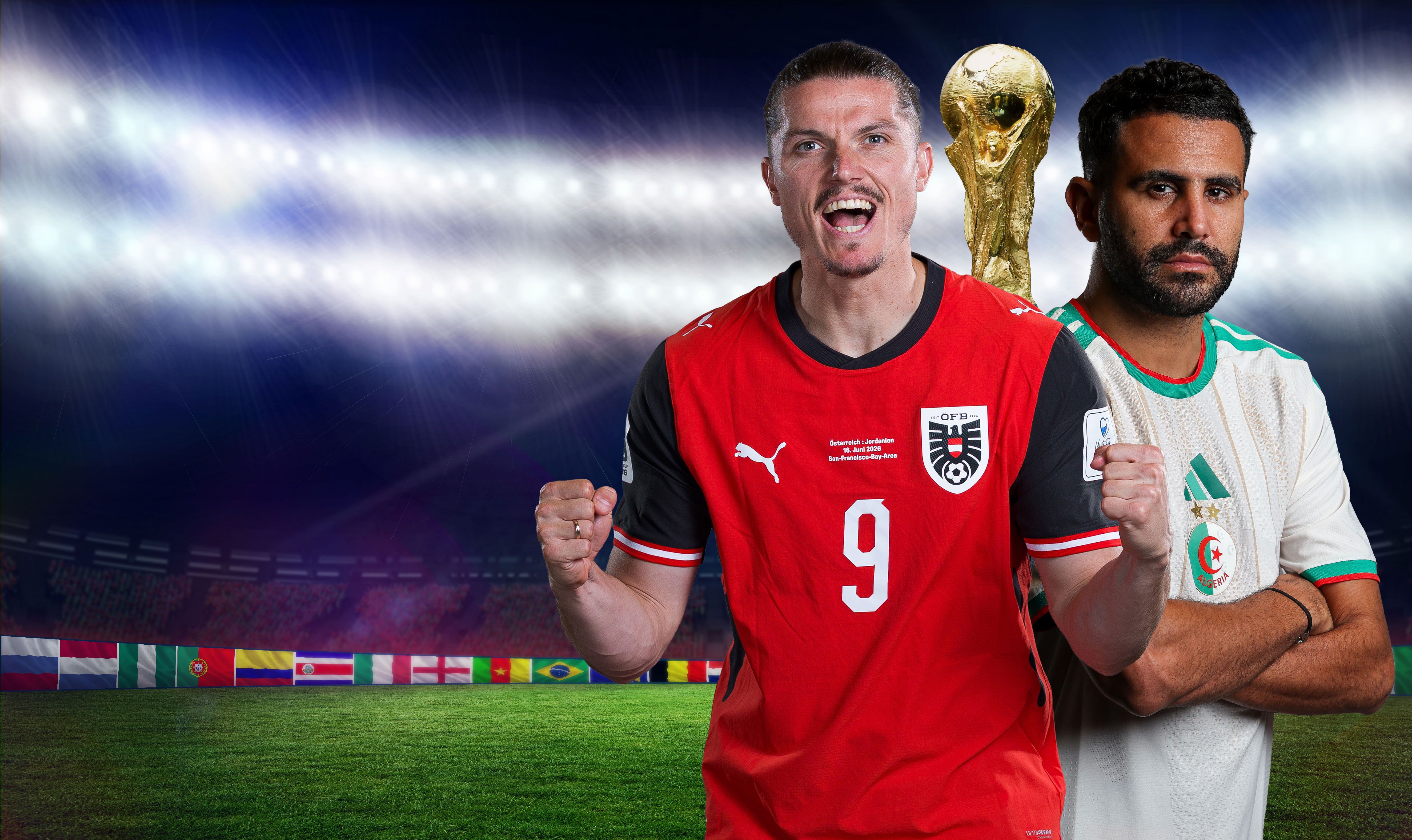 Zwei Fußballspieler aus Österreich und Algerien stehen vor dem WM-Pokal im Stadion.