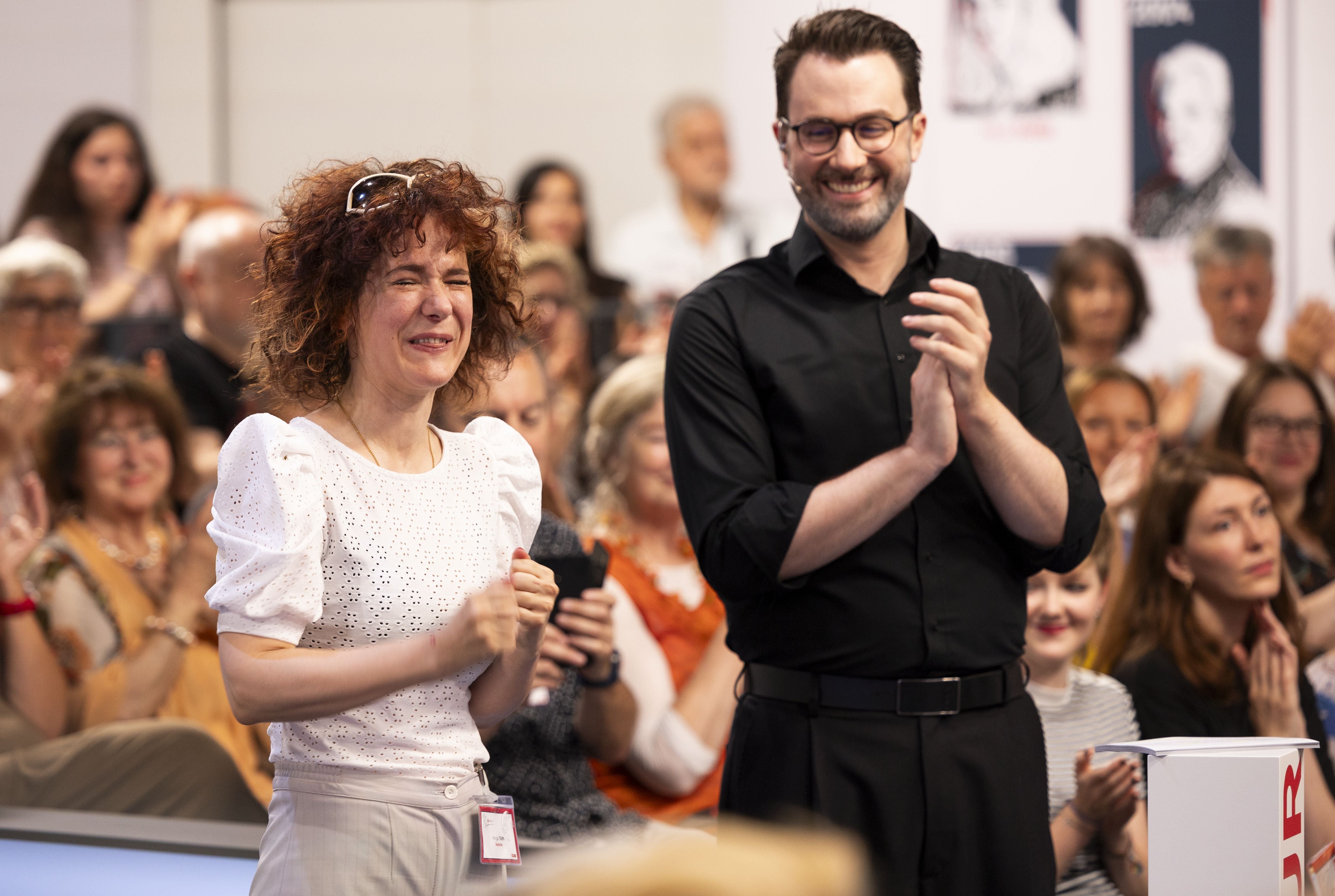 Kinga Toth und Moderator Peter Fässlacher