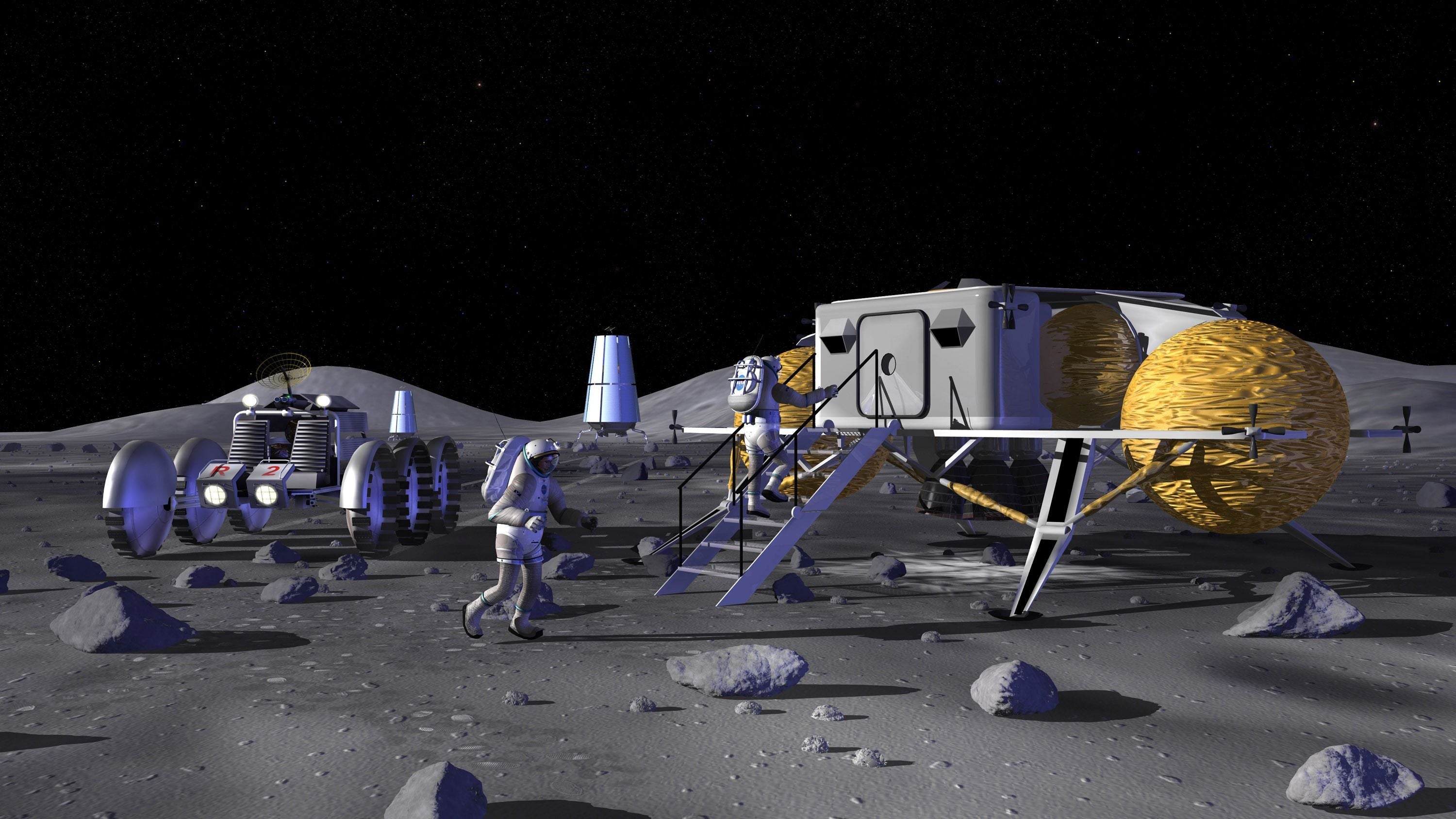 Zwei Astronauten betreten eine Mondbasis mit gelben Modulen, Rover im Hintergrund.