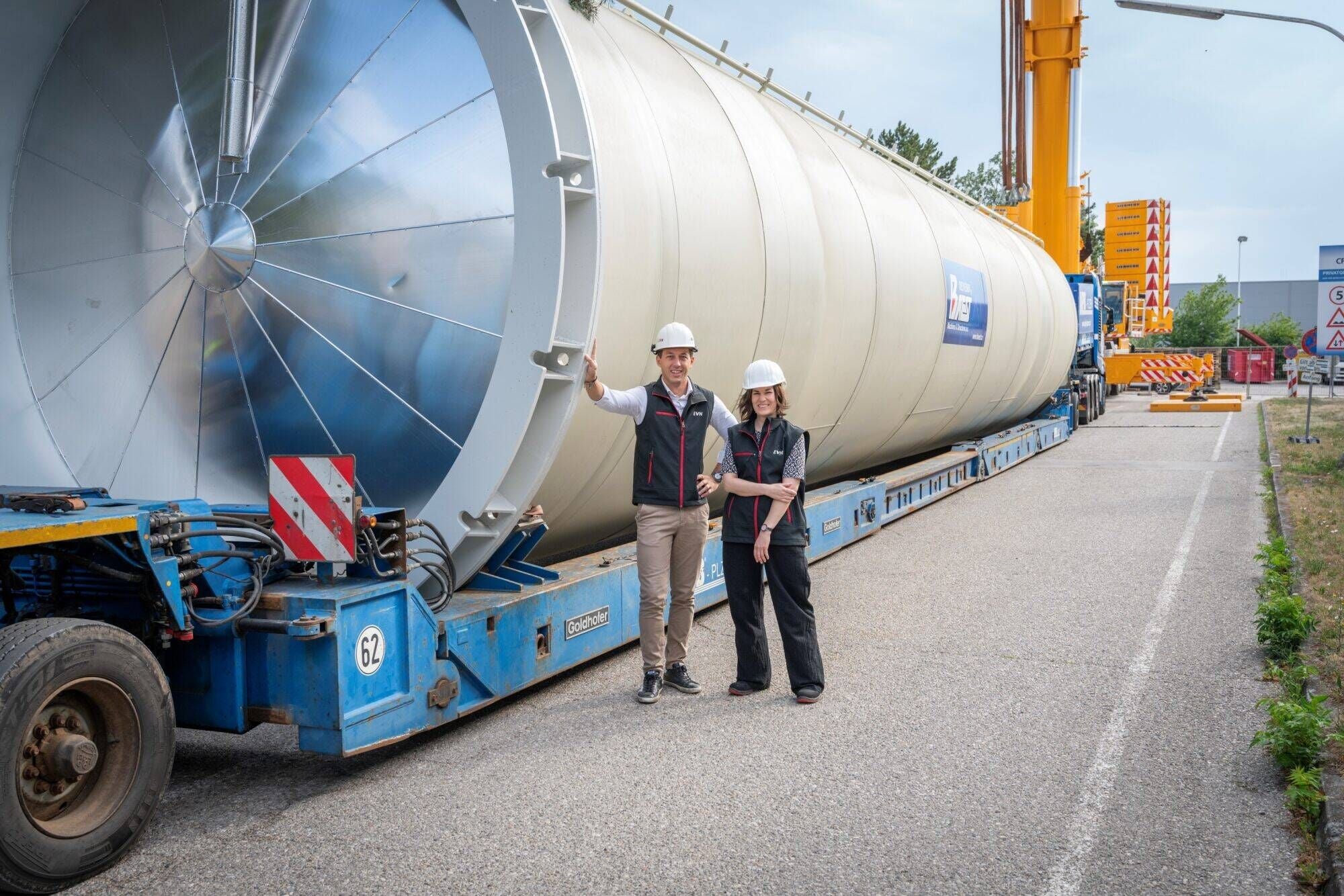 Die neuen Fernwärme-Pufferspeicher in Wiener Neudorf.