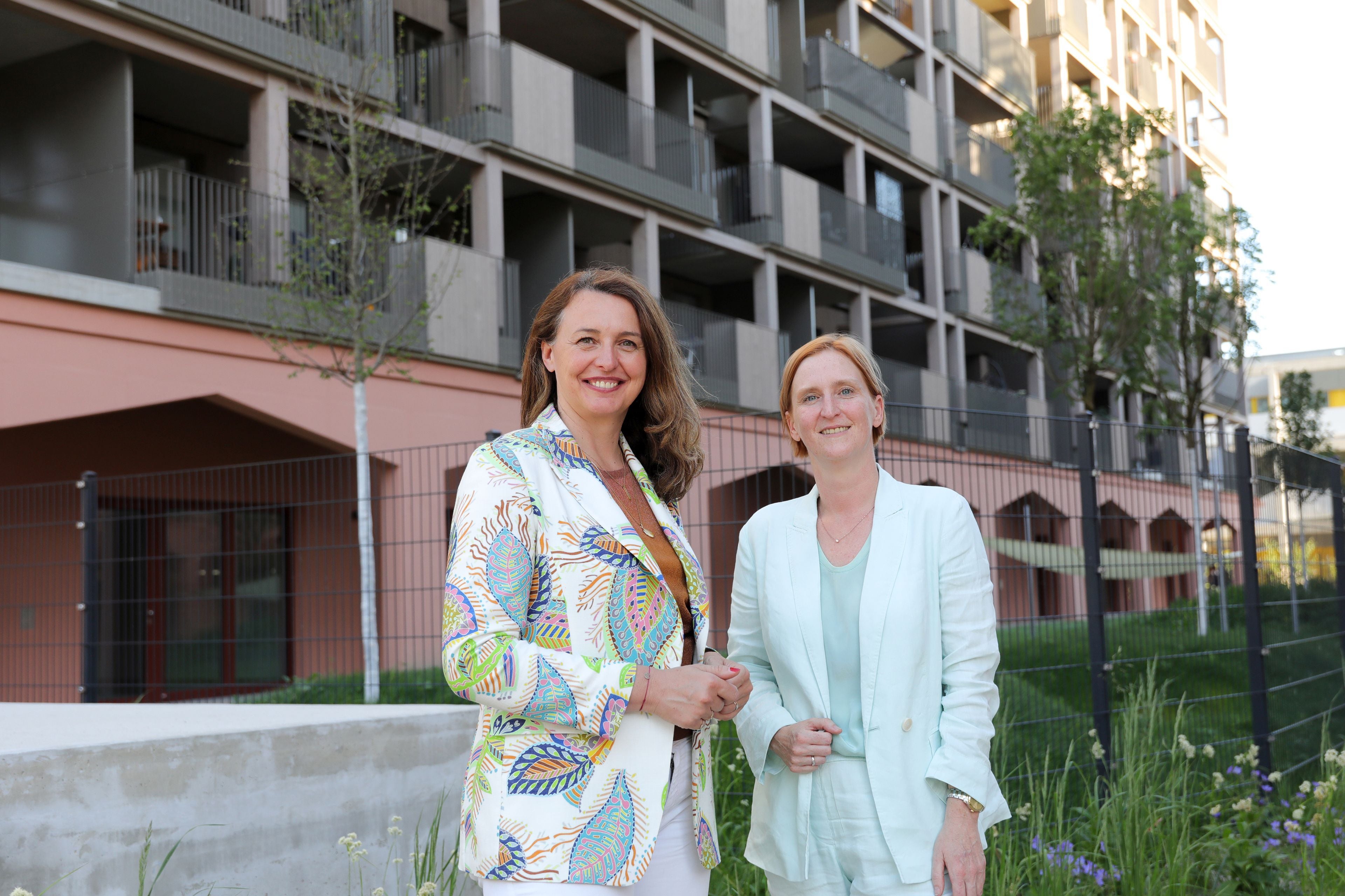Selma Arapović (NEOS) und Elke Hanel-Torsch (SPÖ).
