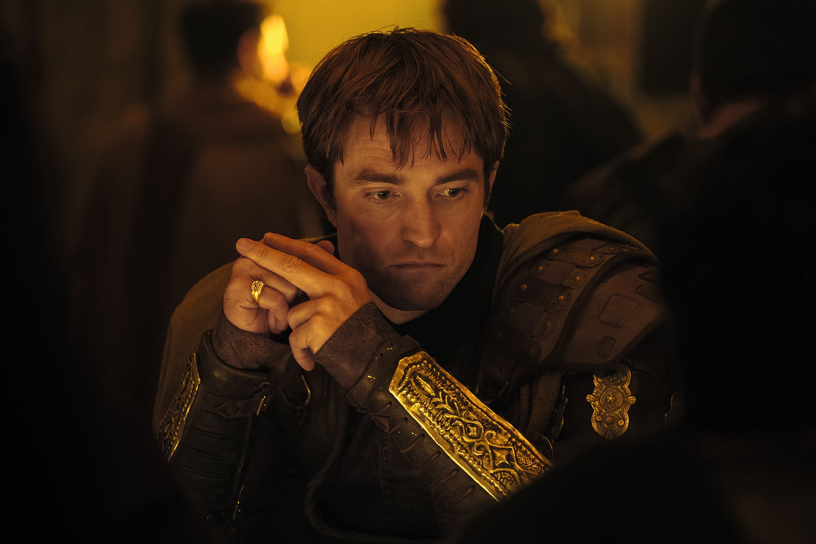 Robert Pattinson buhlt um die Hand von Penelope.
