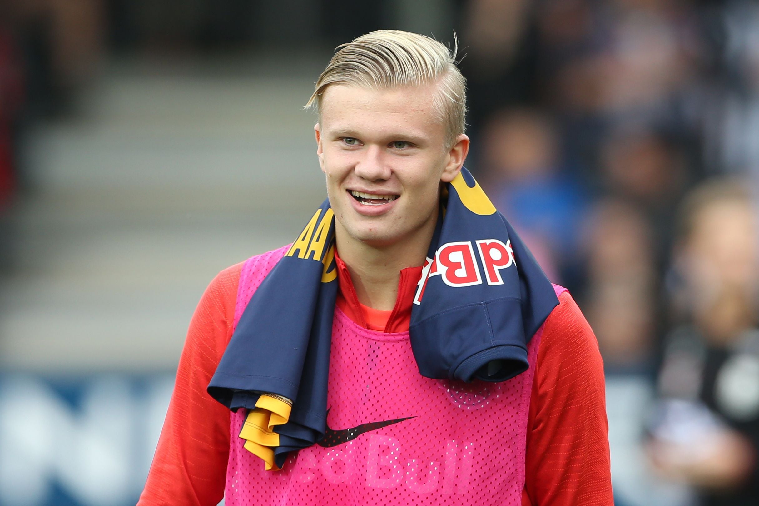 Spieler mit RB-Dress.