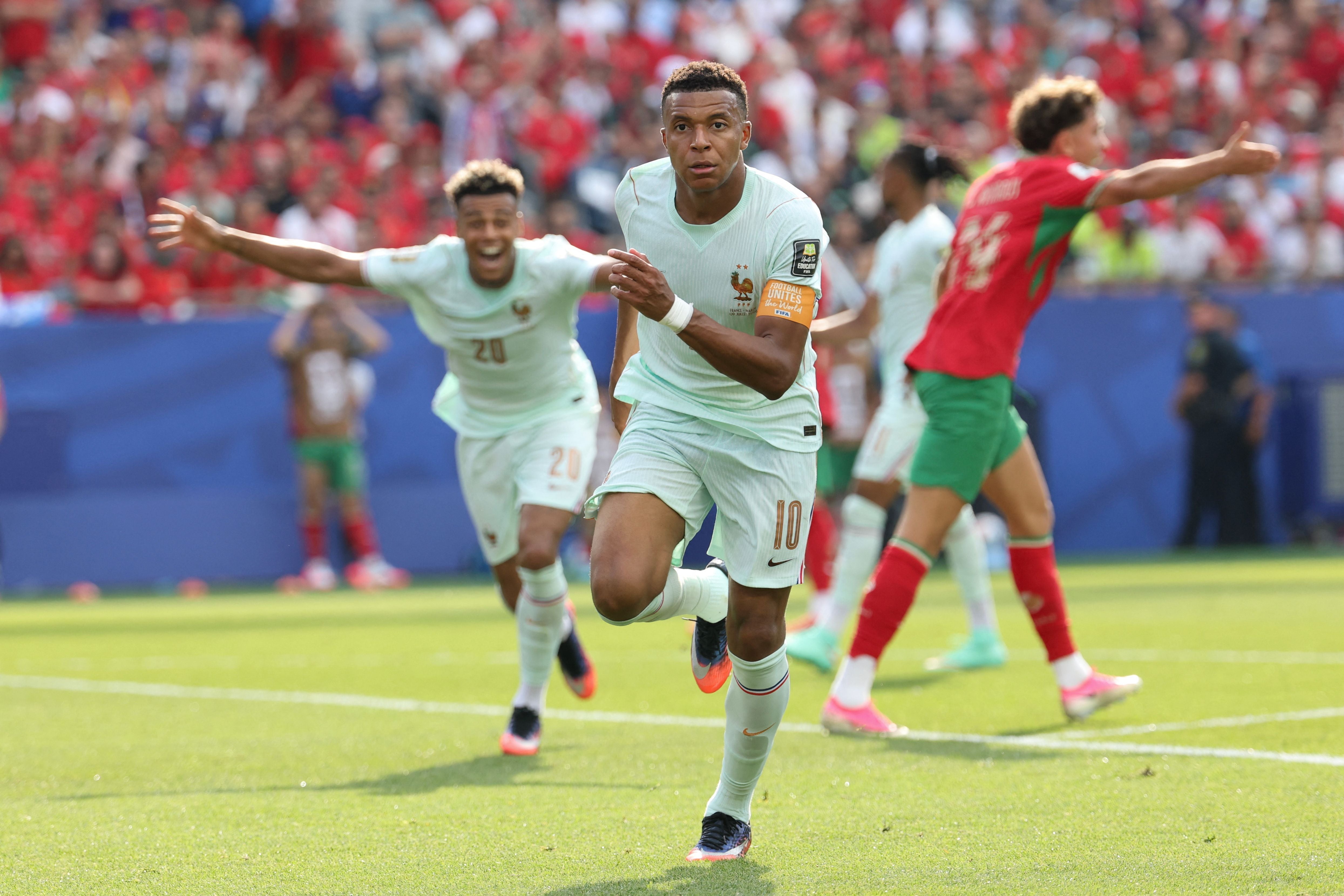 Kylian Mbappé jubelt nach einem Tor im Viertelfinale der WM 2026 gegen Marokko.