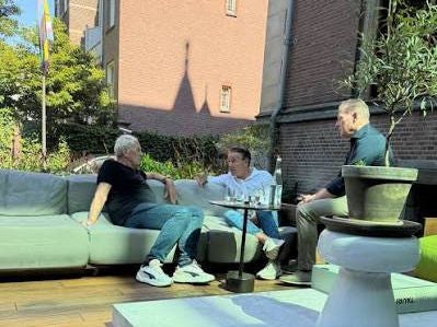 Helmut Marko, Raymond Vermeulen und Jos Verstappen (v.l.).