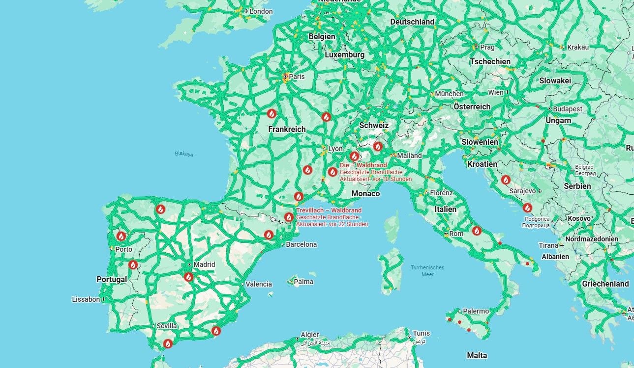 Google-Maps-Karte mit markierten aktuellen Waldbränden.