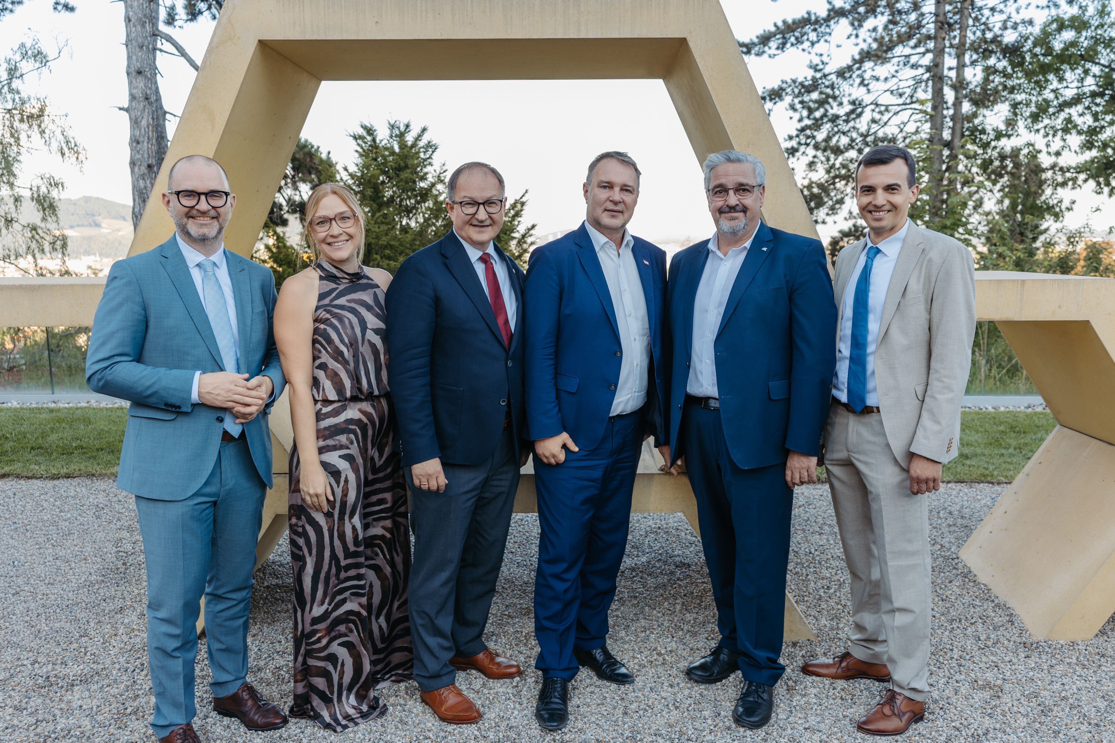 Vizekanzler Andreas Babler besuchte Linzer Genossen.