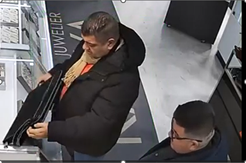 Die Polizei sucht die Verdächtigen nach einem fiesen Gold-Betrug.