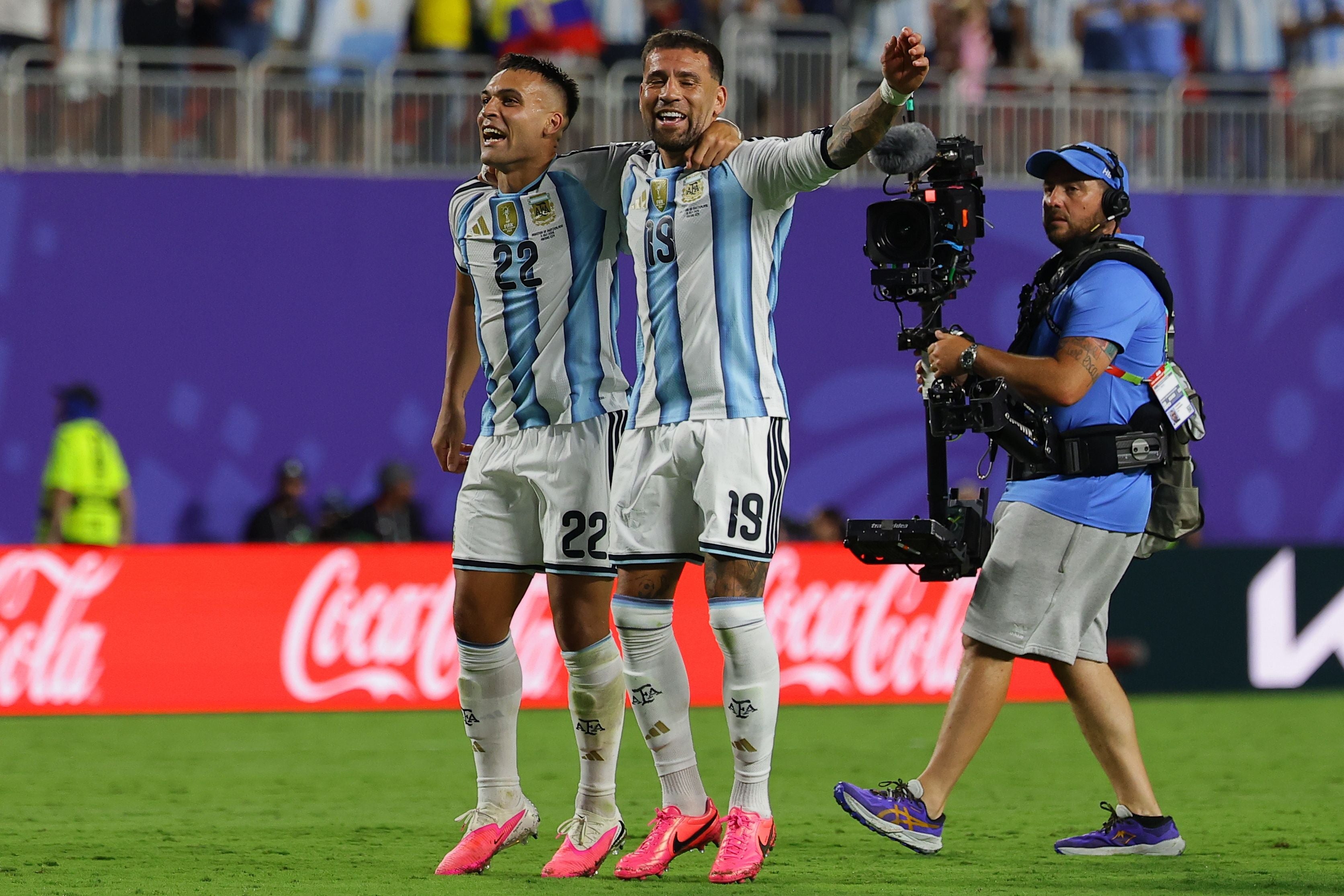 epa13106425 Lautaro Martinez (L) and Nicolas Otamendi (R) of Argentina celebrate with their supporters after the FIFA World Cup 2026 quarterfinals match Argentina vs Switzerland, in Kansas City, Missouri, USA, 11 July 2026. EPA/CHRISTOPHER NEUNDORF