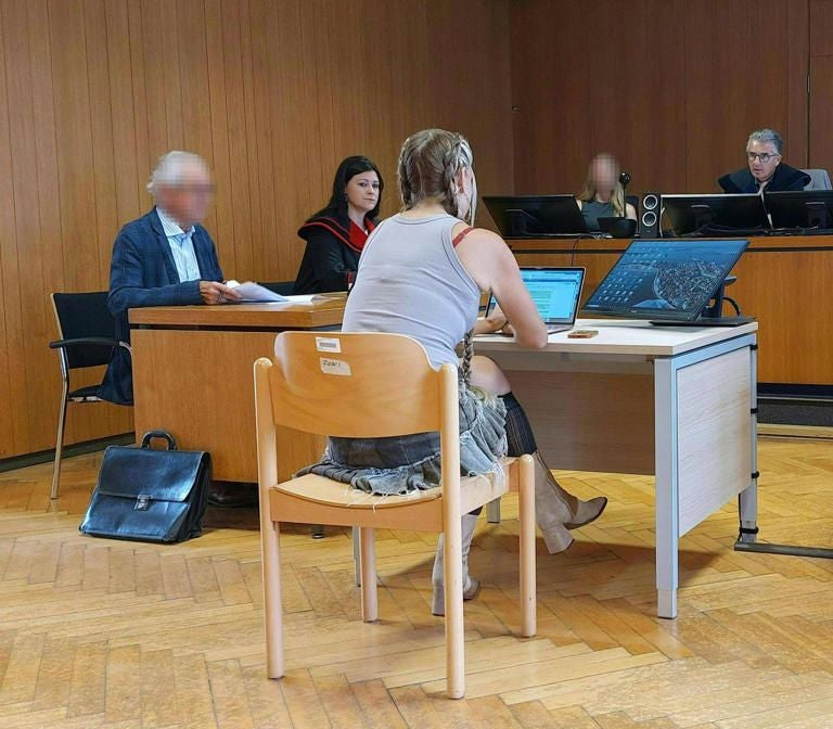 Die bekannte Aktivistin vor Gericht.