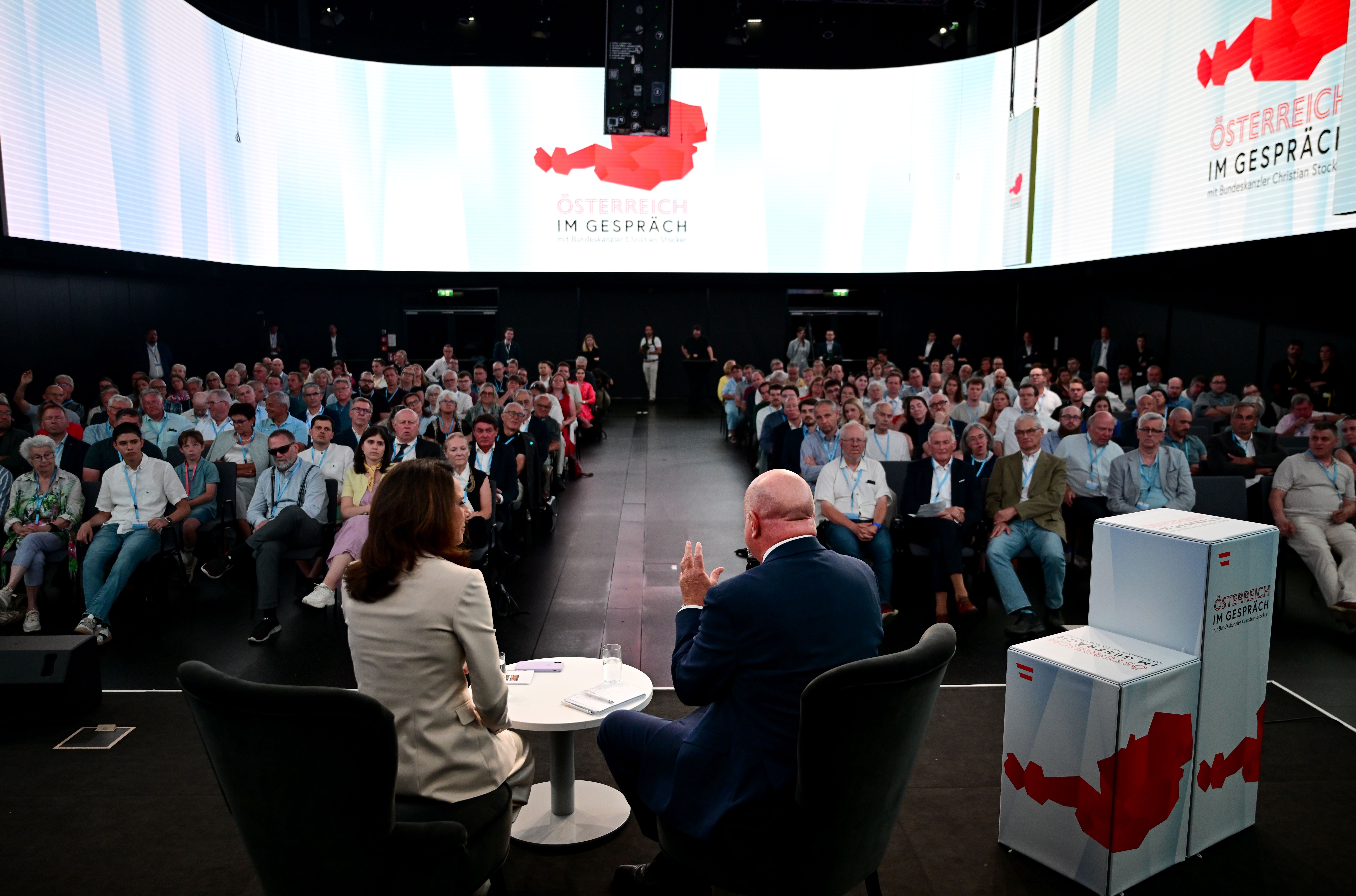 Diskussion mit Publikum bei der Veranstaltungsreihe „Österreich im Gespräch“ in Tulln.