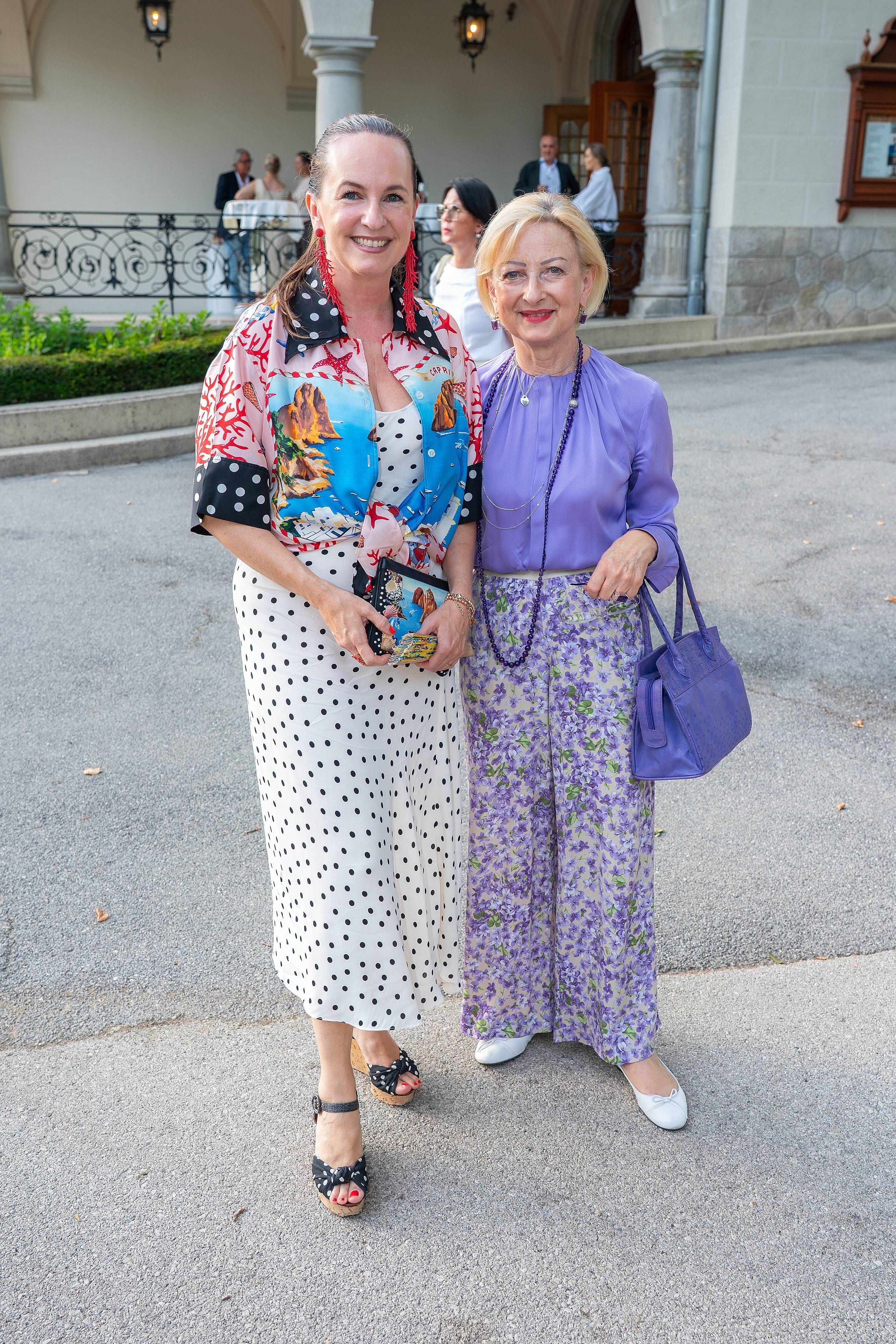 Maria Großbauer mit Begleitung Maria