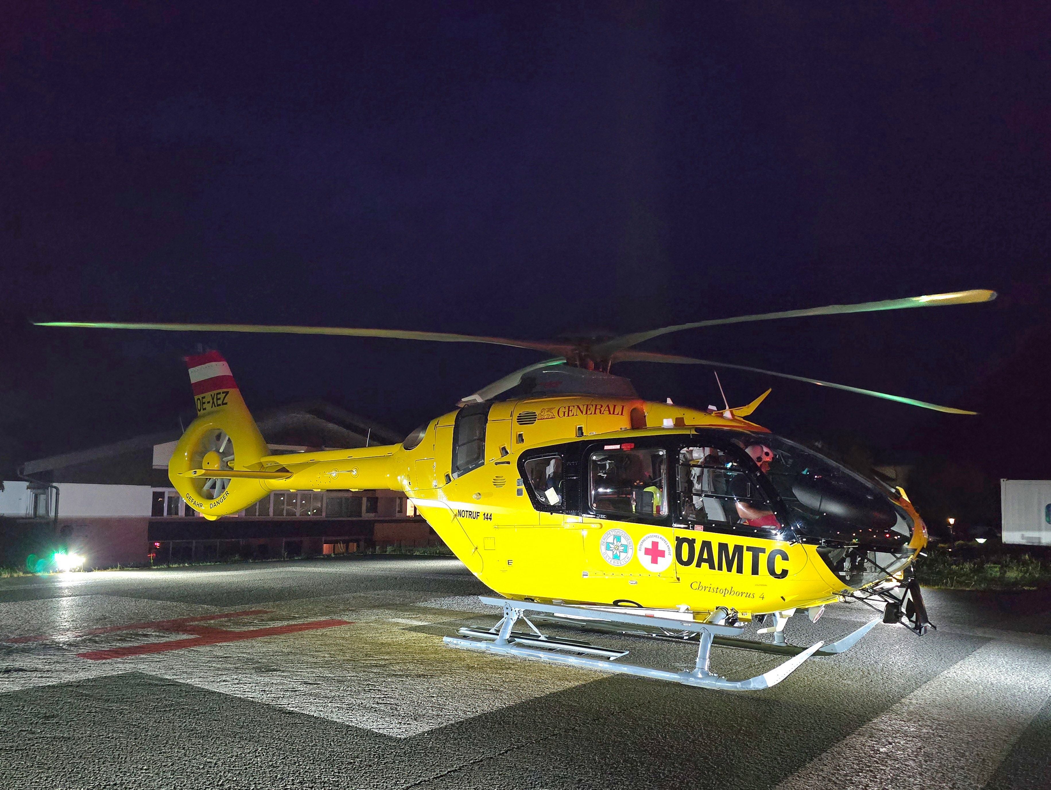 Ein Helikopter musste ausrücken, um die Attackierte ins Spital zu bringen.