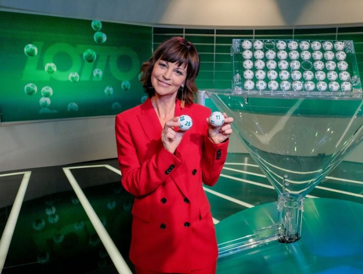 "Lotto 6 aus 45", 24.11.2021Im Bild: Evelyn Vysher. - Veroeffentlichung fuer Pressezwecke honorarfrei ausschliesslich im Zusammenhang mit oben genannter Sendung oder Veranstaltung des ORF bei Urhebernennung. Foto: ORF/G¸nher Pichlkostner. Anderweitige Verwendung honorarpflichtig und nur nach schriftlicher Genehmigung der ORF-Fotoredaktion. Copyright: ORF, Wuerzburggasse 30, A-1136 Wien, Tel. +43-(0)1-87878-13606