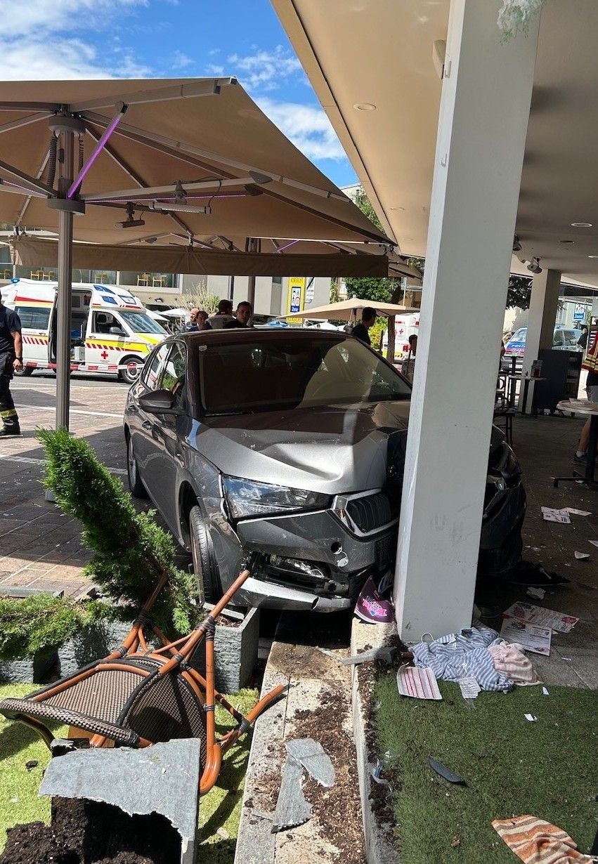 Autofahrerin in Velden fuhr in Gastgarten - elf Personen verletzt