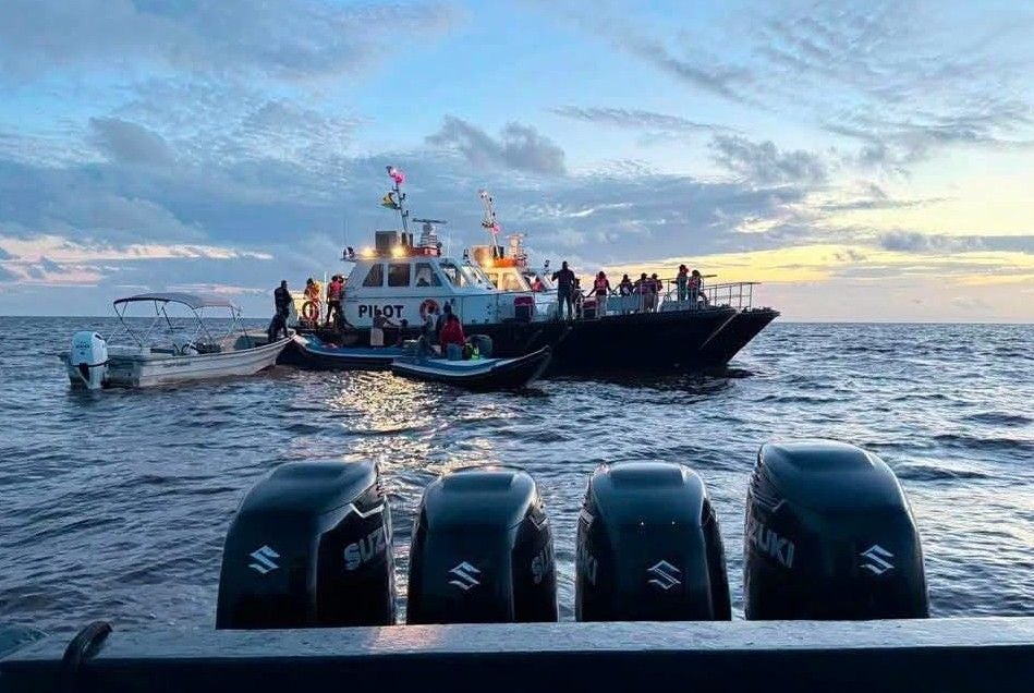Fähre mit 133 Menschen vor Küste Guyanas gekentert. Im Bild: Such- und Rettungsteams.