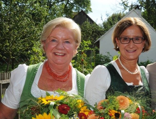 LH Mikl-Leitner gratuliert Sissi Pröll.