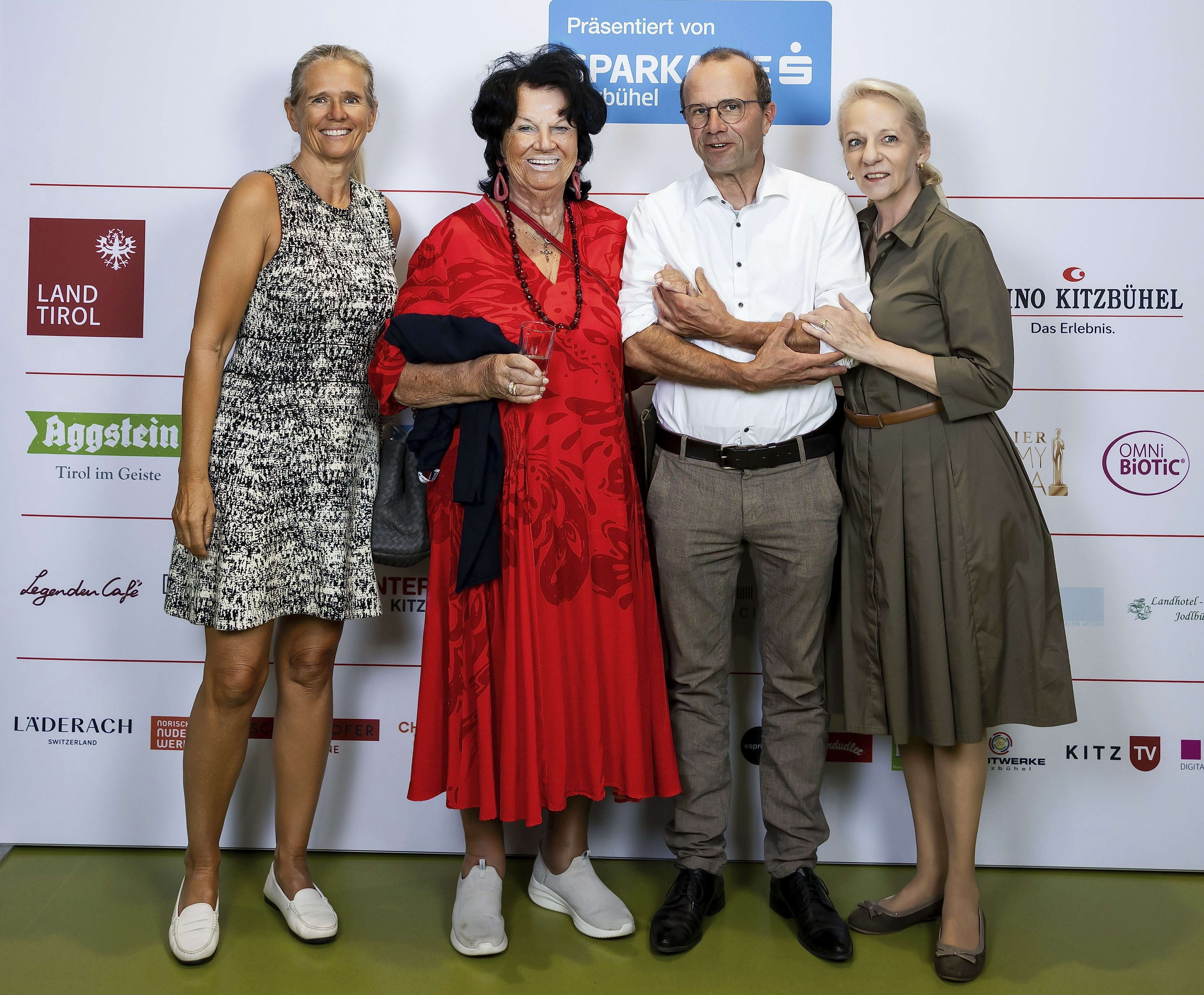 Tina und Herta Ehrlich, Franz und Uschi Reisch