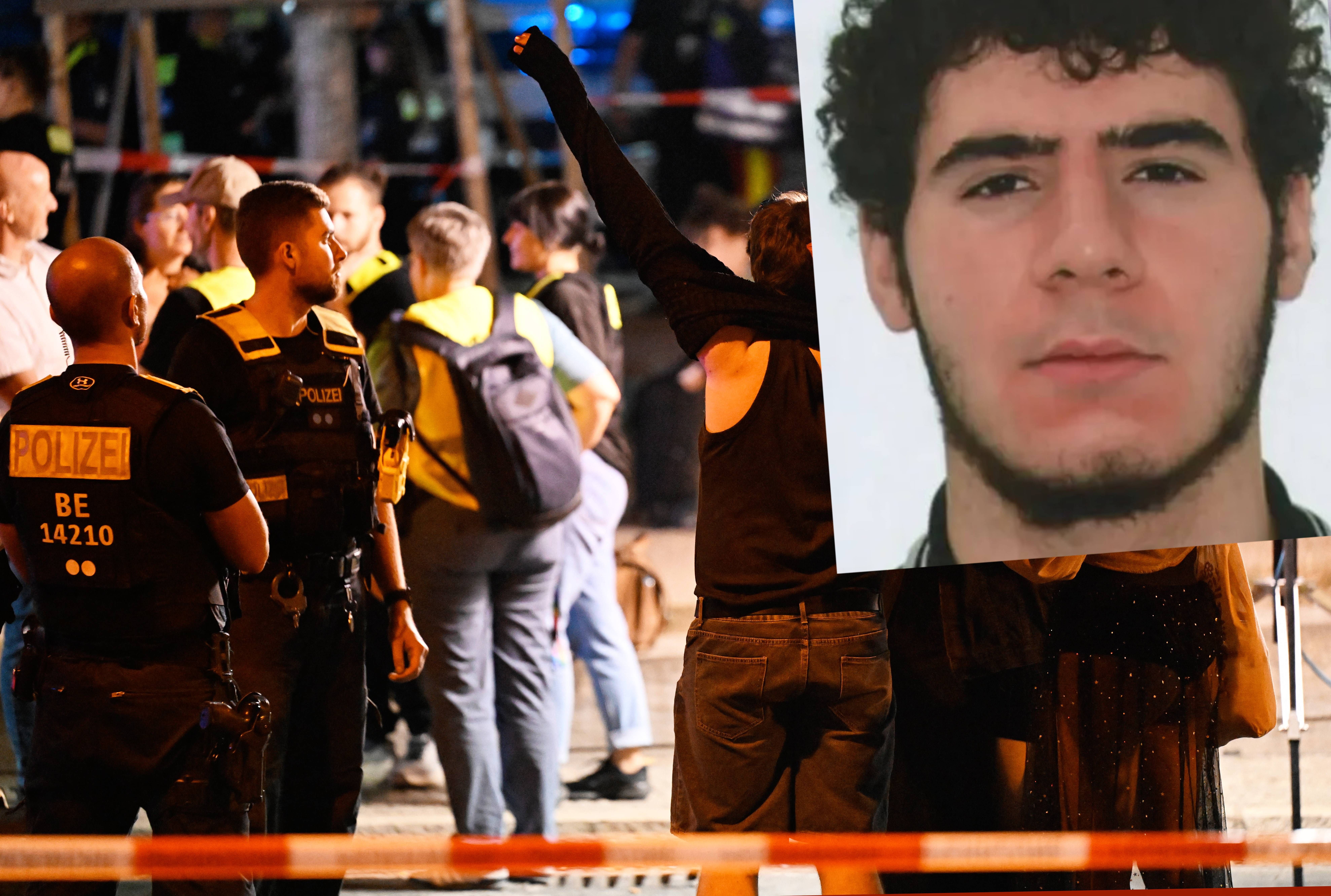 Polizisten und Menschenmenge nachts in Berlin, großes Fahndungsfoto von Abdul B. im Vordergrund.