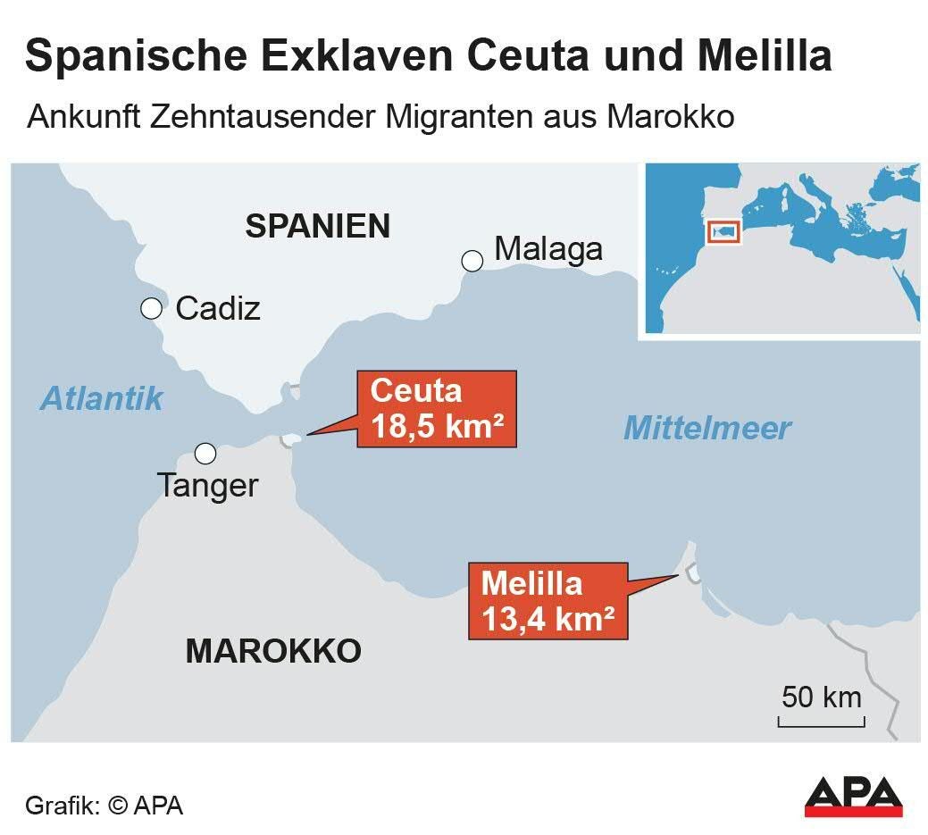 Karte zeigt die spanischen Exklaven Ceuta und Melilla an der Küste Nordafrikas neben Marokko.