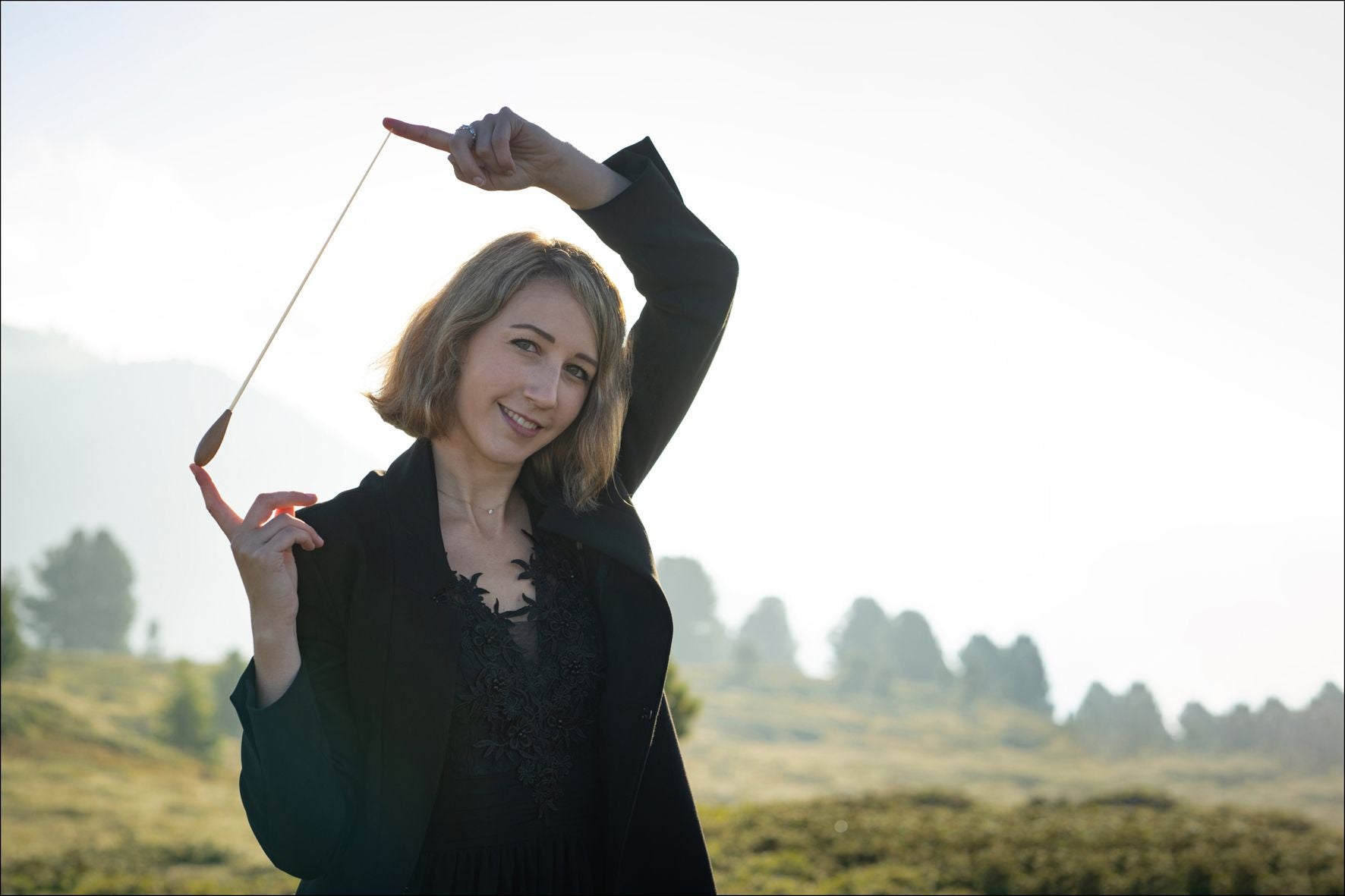 ): Joseph Haydns strahlende D-Dur-Sinfonie eröffnet am 26. September das Festkonzert "Hommage an Haydn" in der Kulturfabrik Hainburg, in dessen Rahmen auch die eigens für diesen Anlass für Klavier und Klarinette komponierte "Sinfonia concertante" von Eduard Kutrowatz uraufgeführt wird. Andrea Götsch, Mitglied der Wiener Philharmoniker und ebenfalls Komponistin, gastiert zu diesem festlichen Anlass nicht nur als Solistin an der Klarinette, sondern auch als Dirigentin der von ihr geleiteten "Ehrphilharmonie Wien".