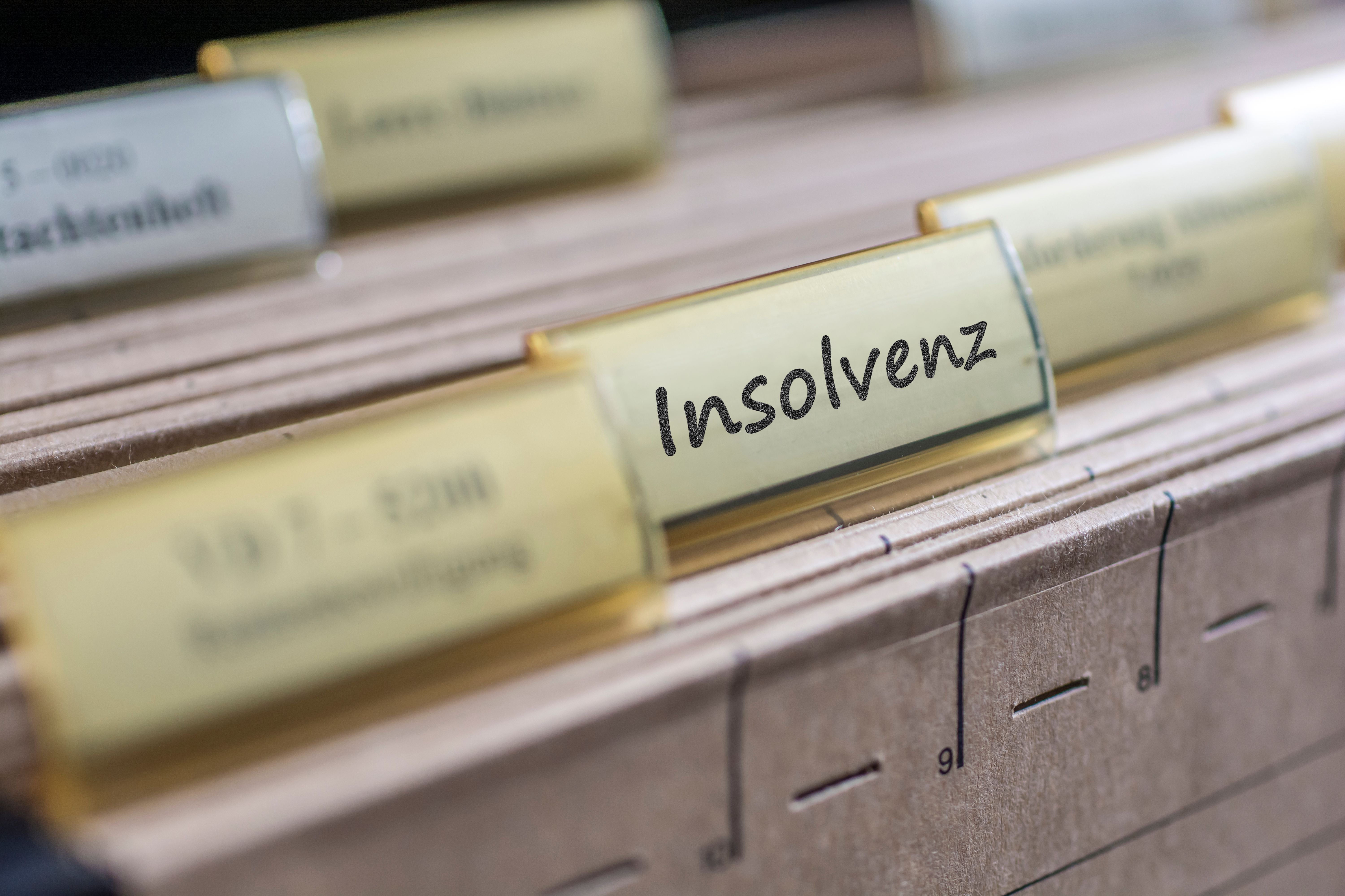 Hängeregister mit Registerkarte "Insolvenz" in Nahaufnahme.