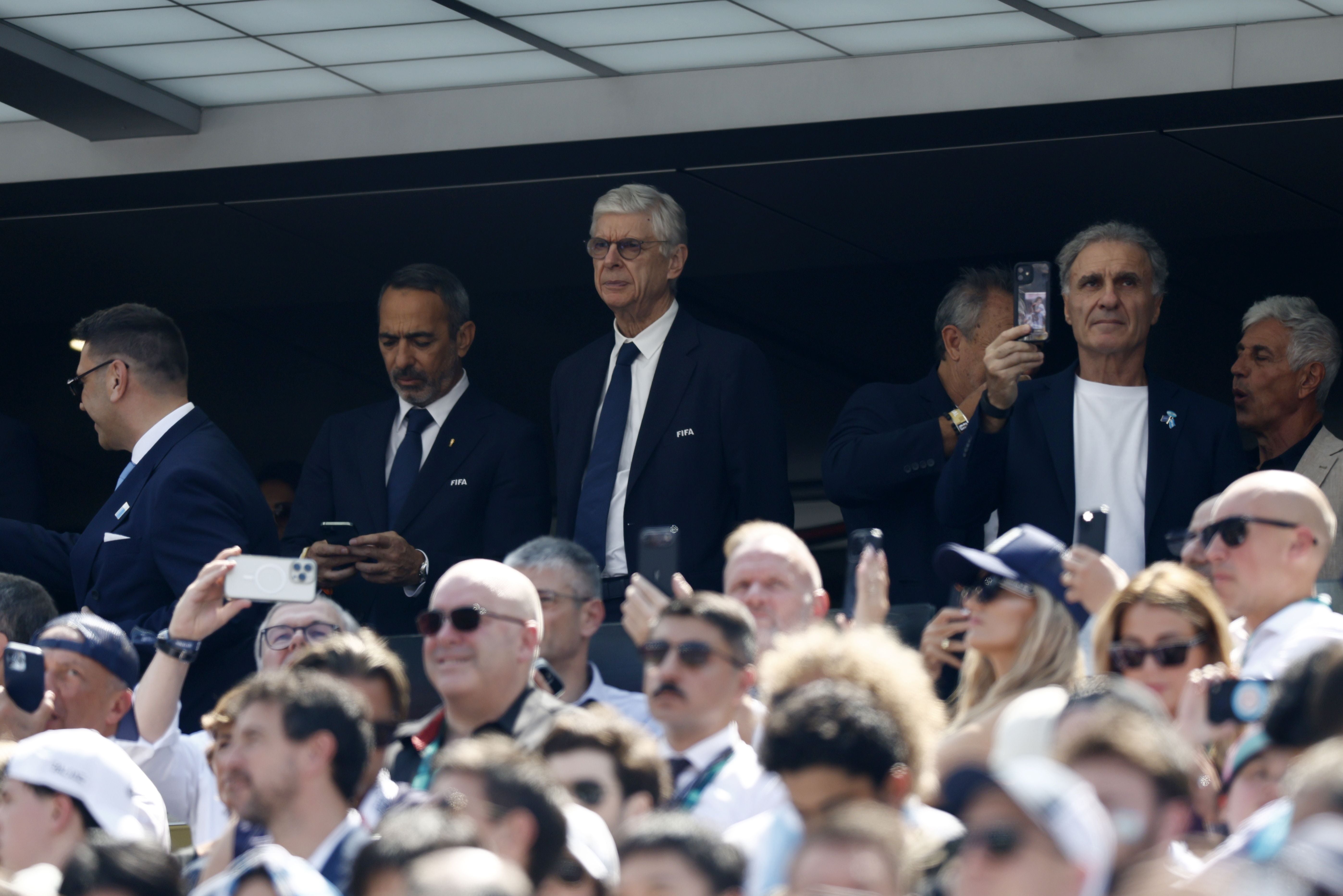 epa13120904 FIFA's Chief of Global Football Development Arsene Wenger (C) attends the FIFA World Cup 2026 final match Spain against Argentina, in East Rutherford, New Jersey, USA, 19 July 2026. EPA/WILL OLIVER