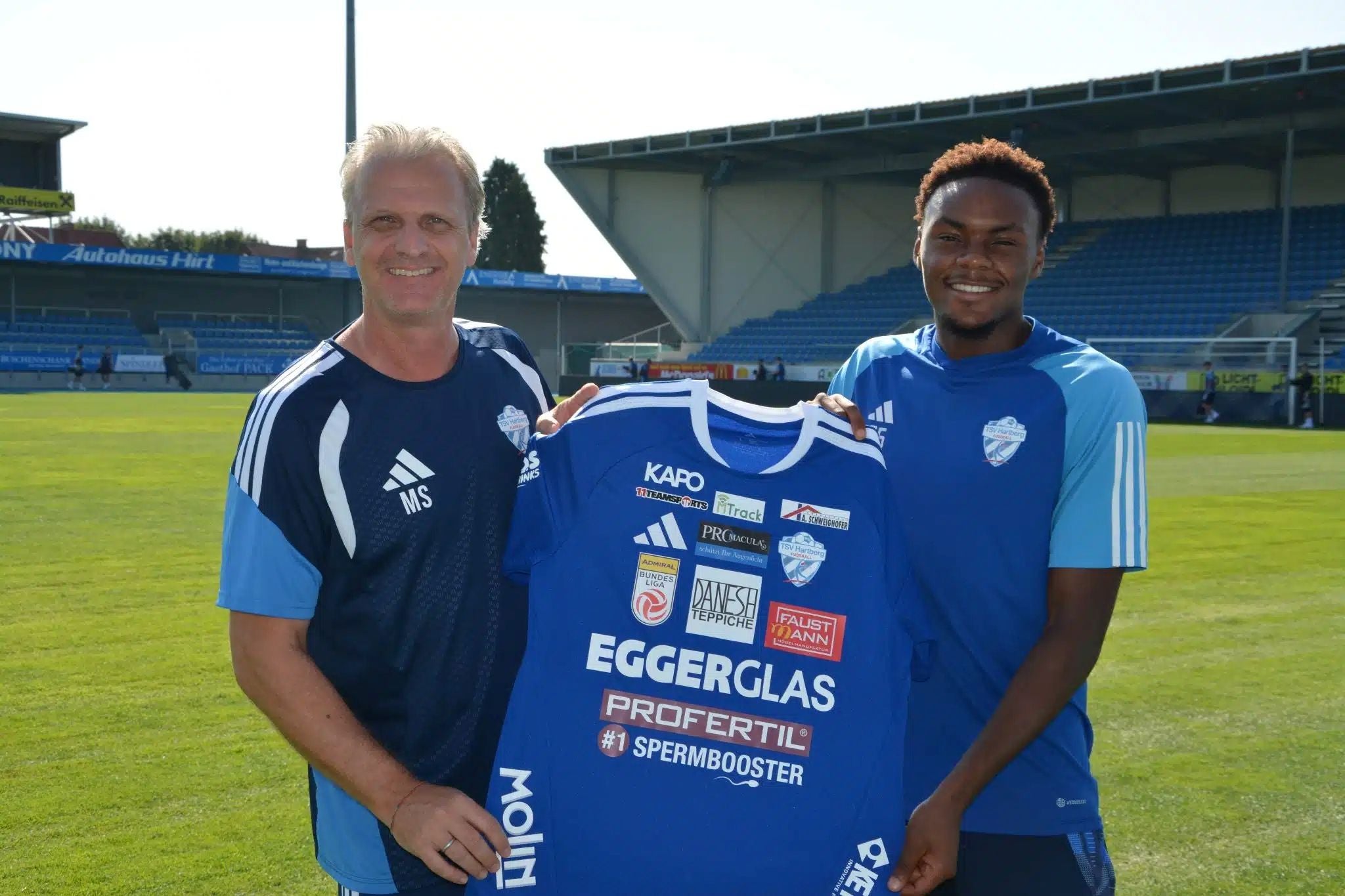 Hartberg-Trainer Markus Schopp mit Chilohem Onohua