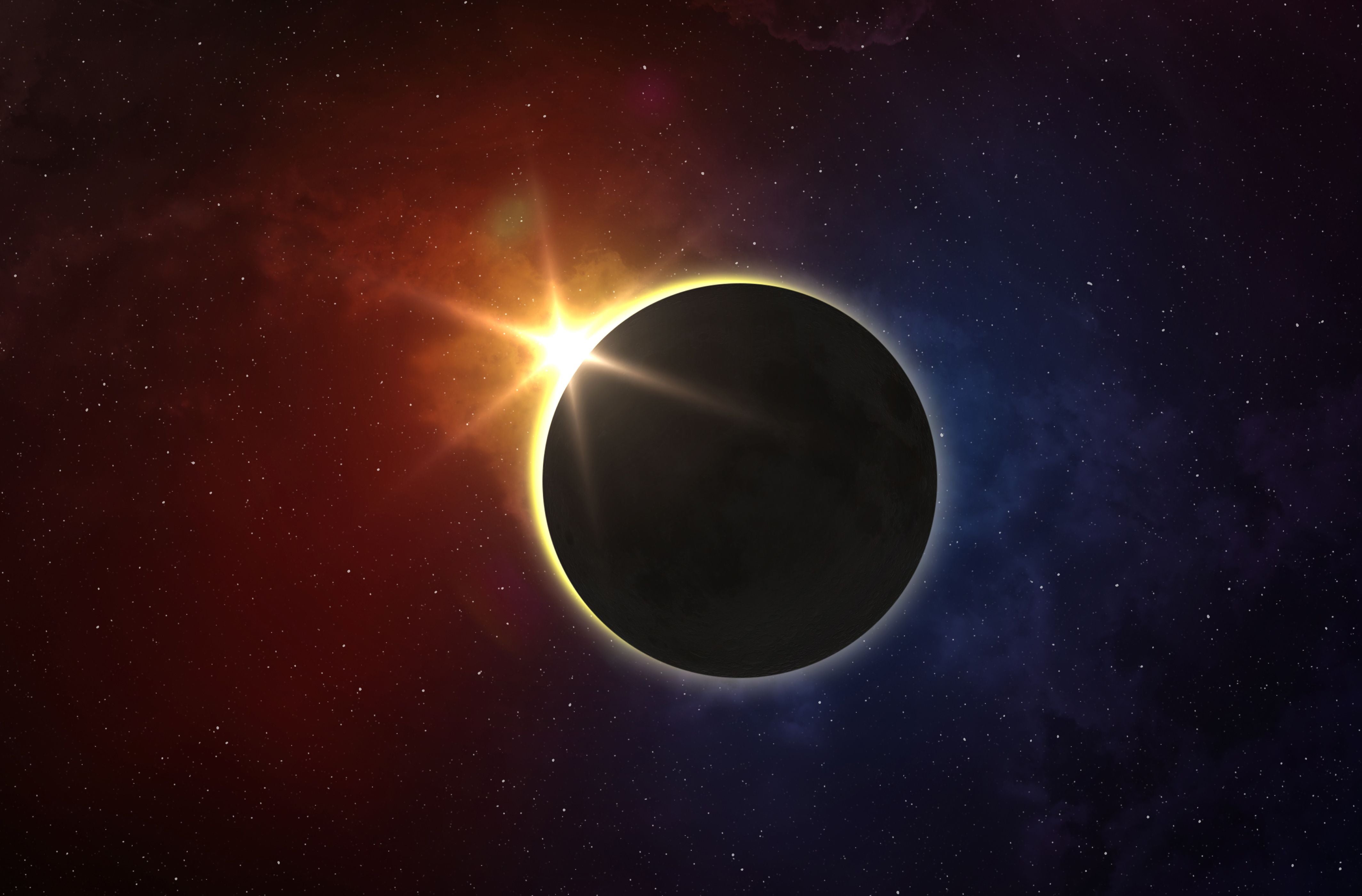 Sonnenfinsternis: Der Mond verdeckt die Sonne vor buntem Nebel im Weltall.