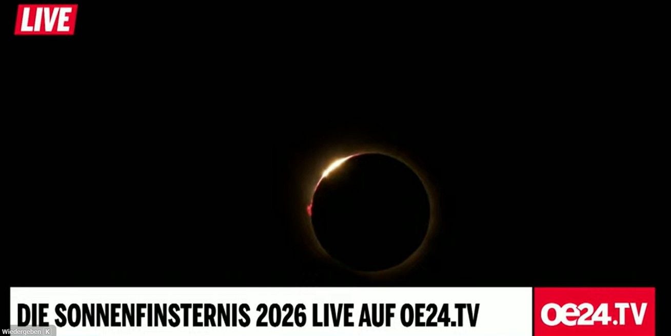 Diamantring-Effekt bei der totalen Sonnenfinsternis in Spanien.