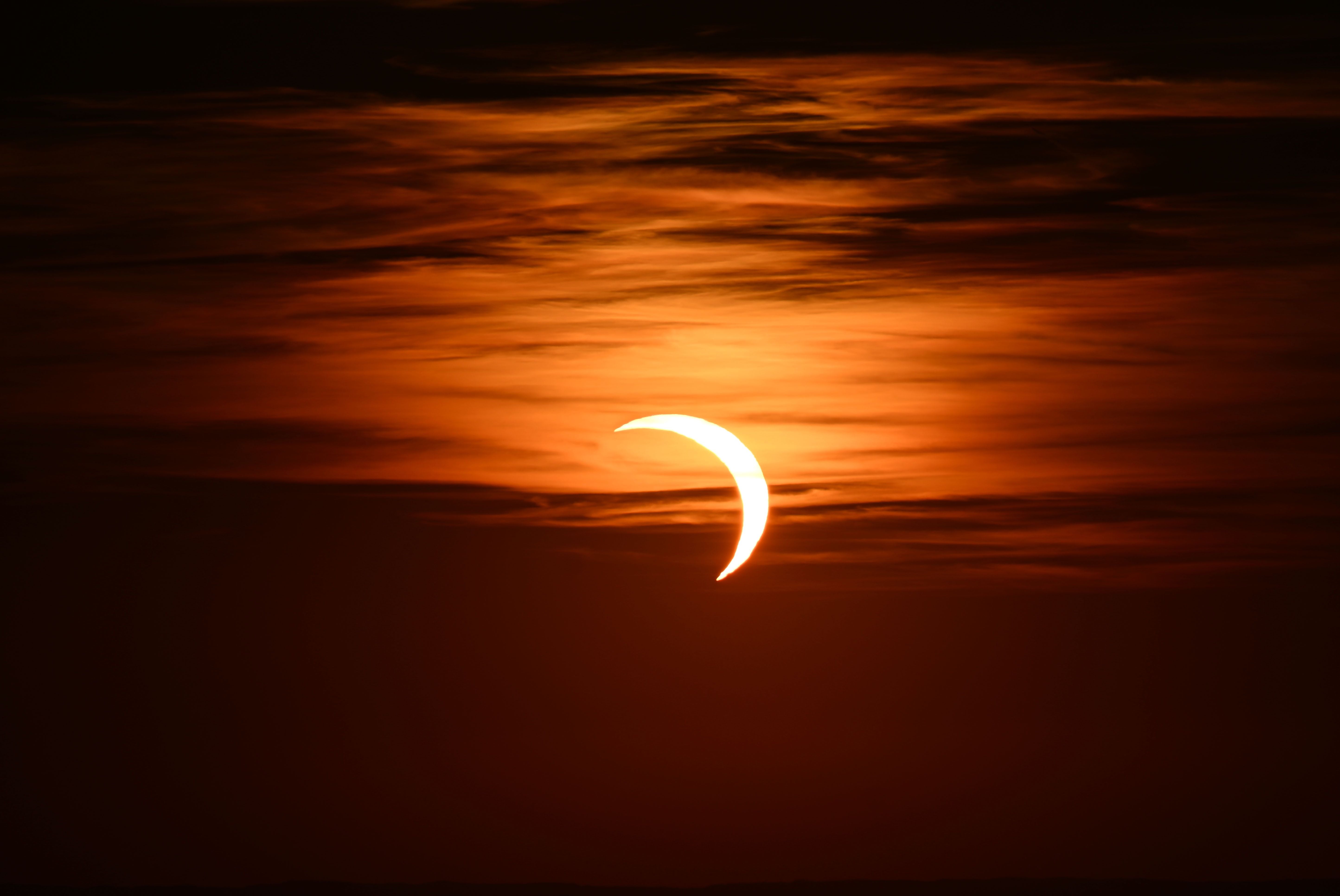 Die partielle Sonnenfinsternis über Österreich am Mittwoch, 12. August 2026, in Salzburg.