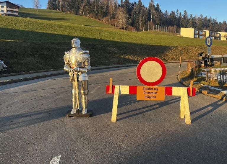 Halt!